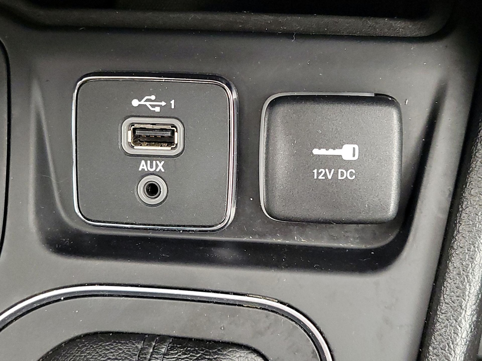 2021 Jeep Cherokee Latitude - Photo 19