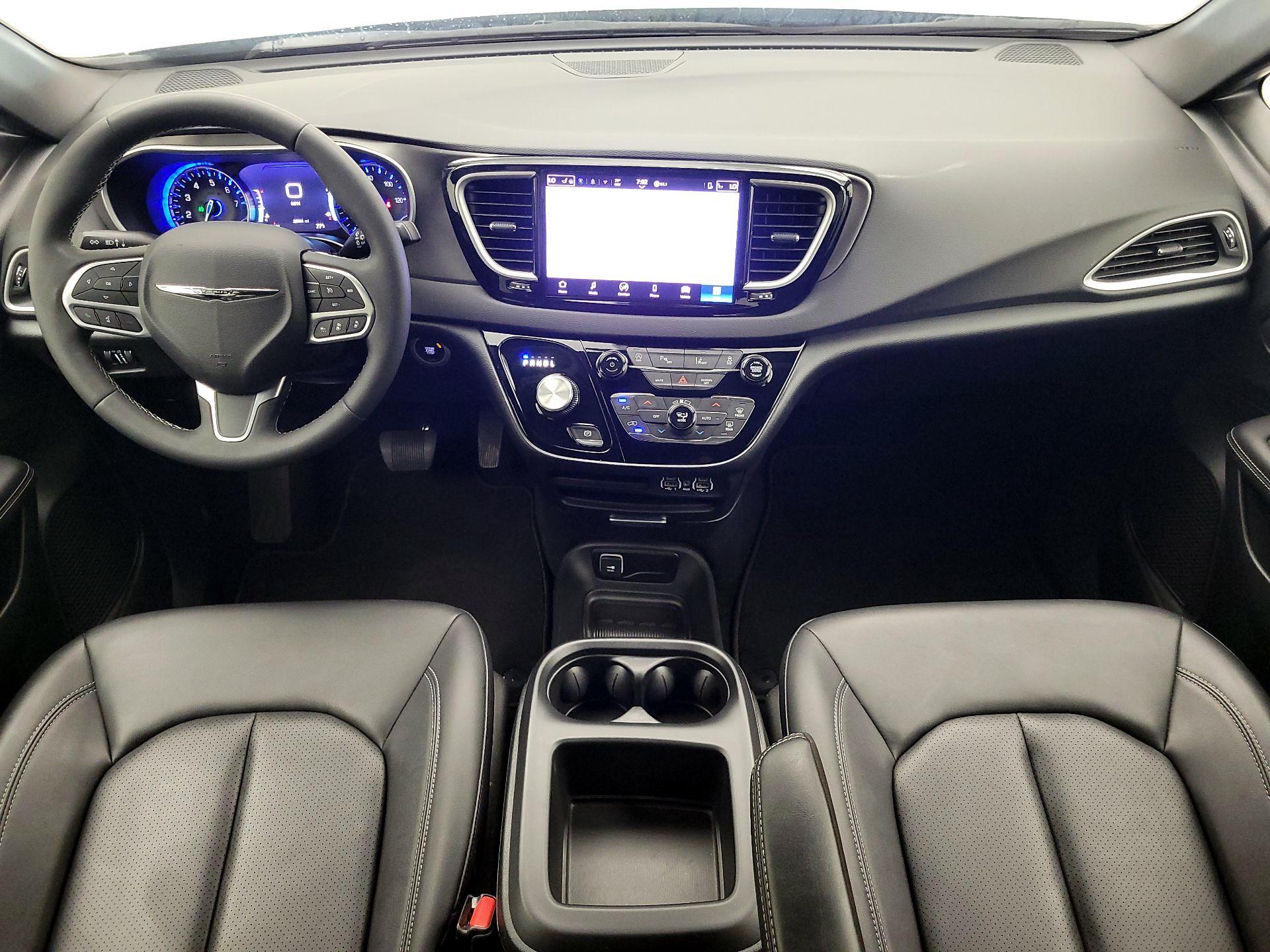Thumbnail: 2025 Chrysler Pacifica - 9