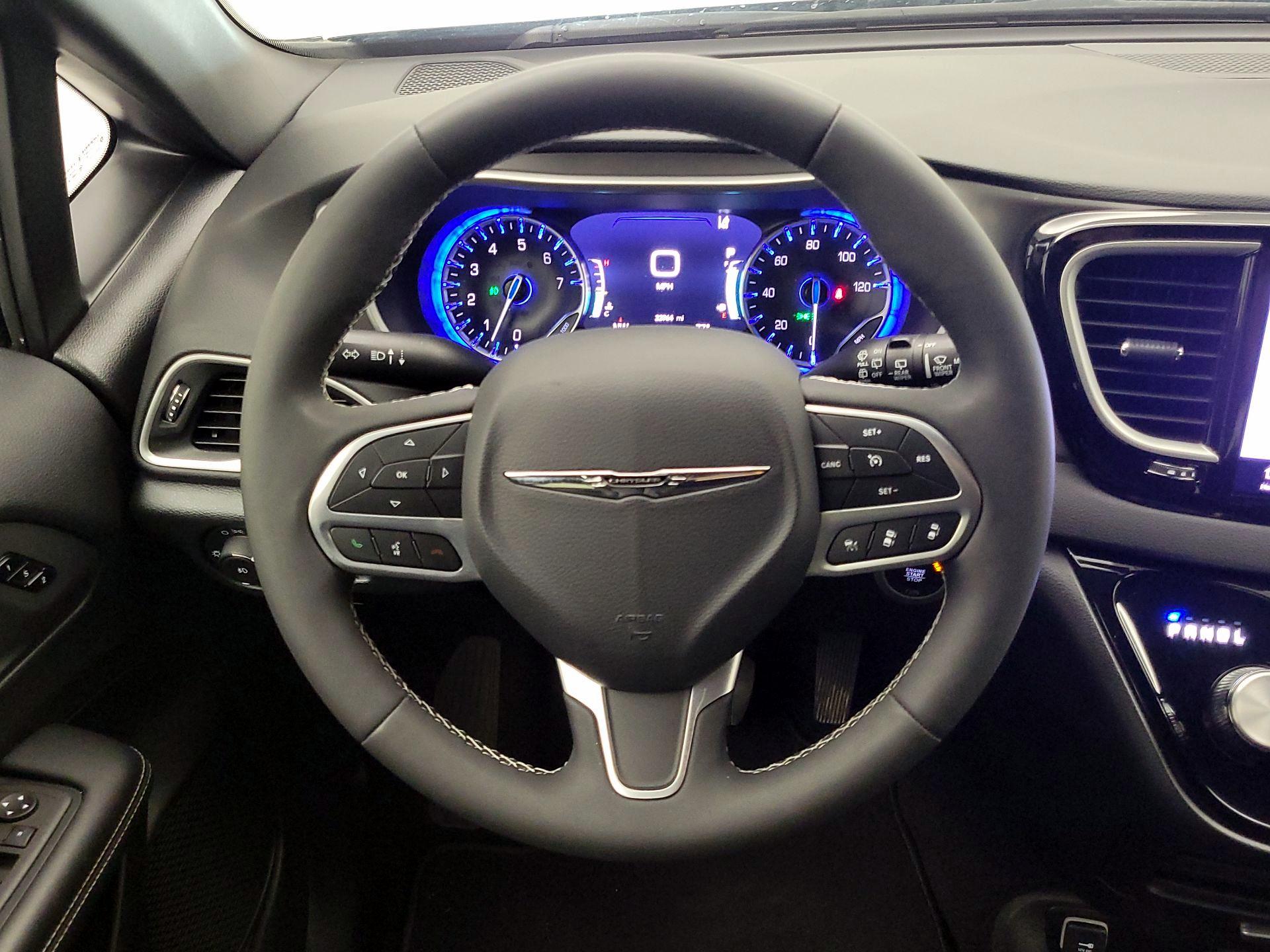 Thumbnail: 2025 Chrysler Pacifica - 10
