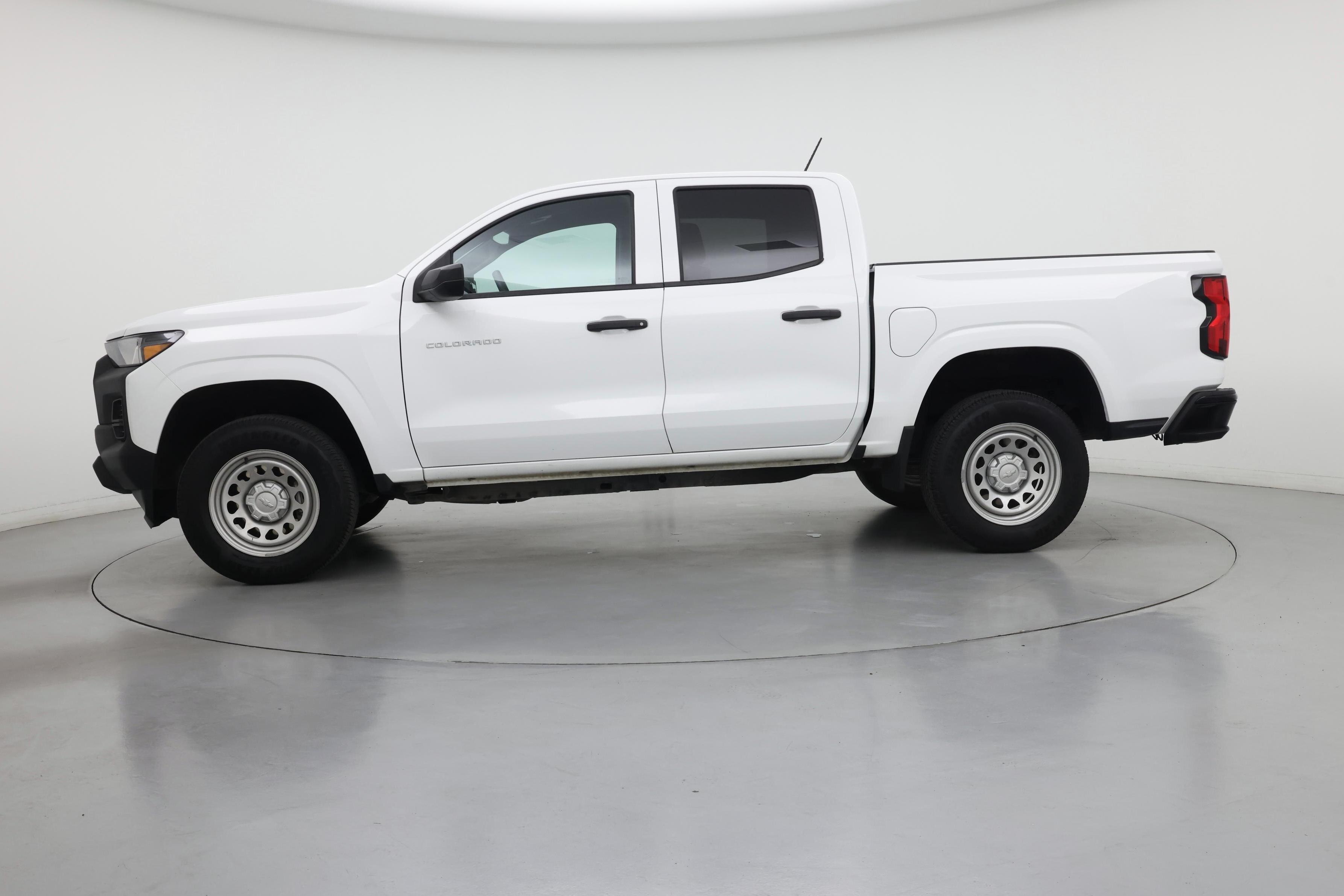 Thumbnail: 2023 Chevrolet Colorado - 3