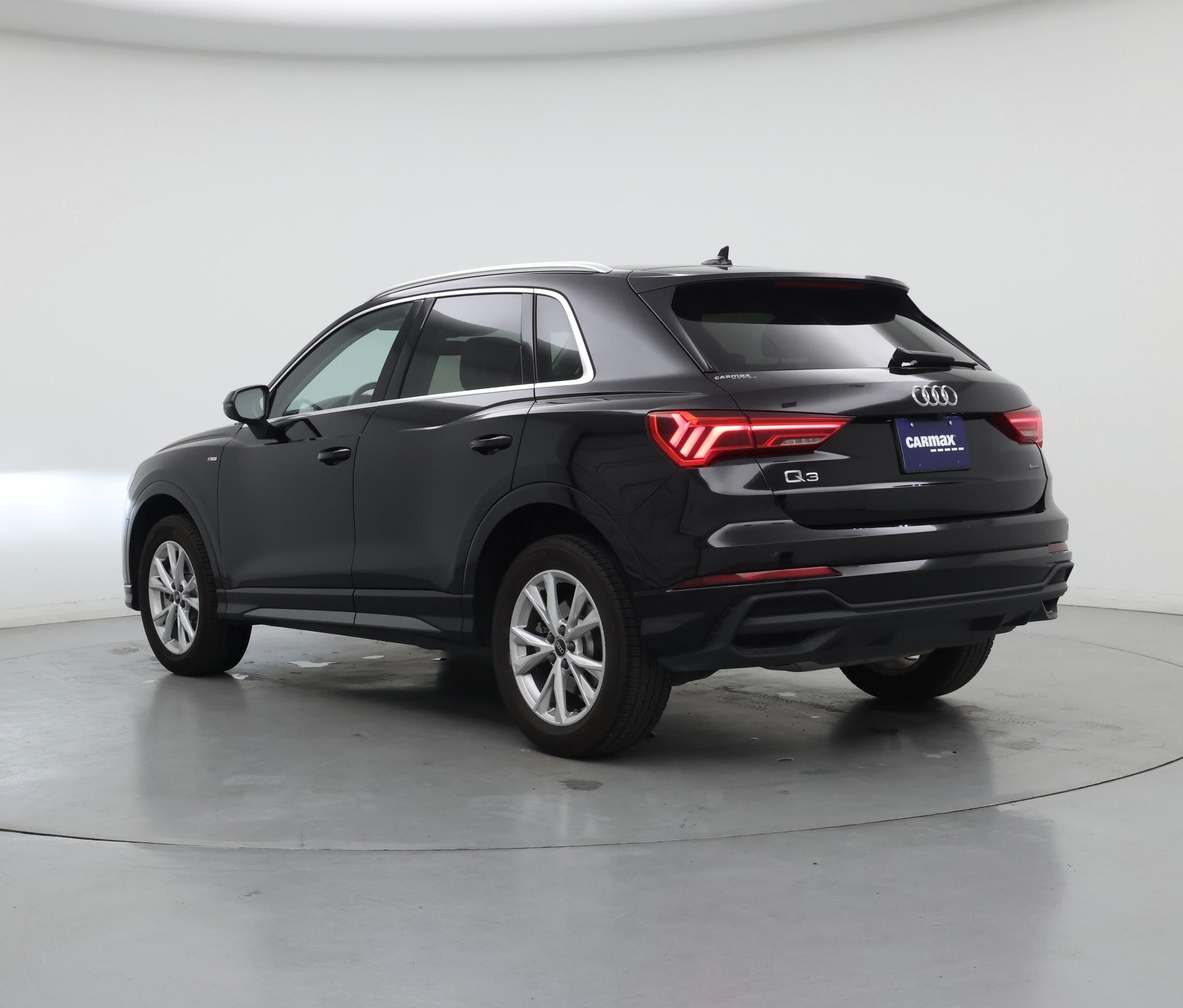 Thumbnail: 2023 Audi Q3 - 2