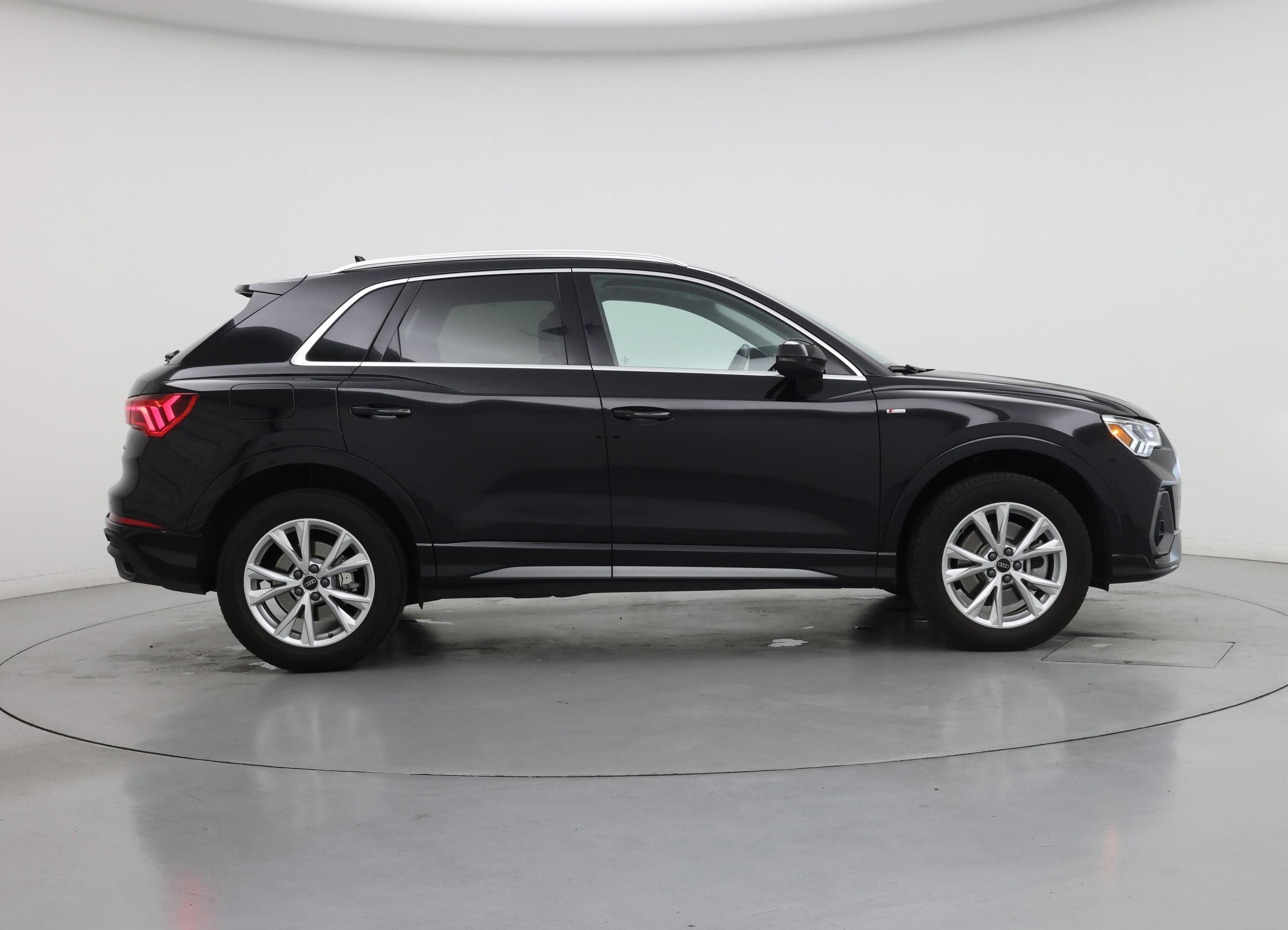 Thumbnail: 2023 Audi Q3 - 7