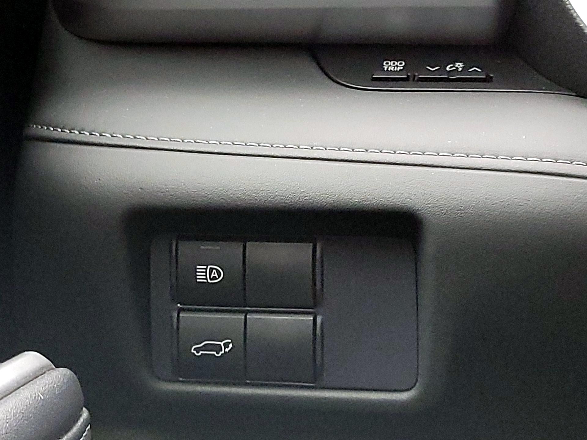 Thumbnail: 2021 Toyota Highlander - 13