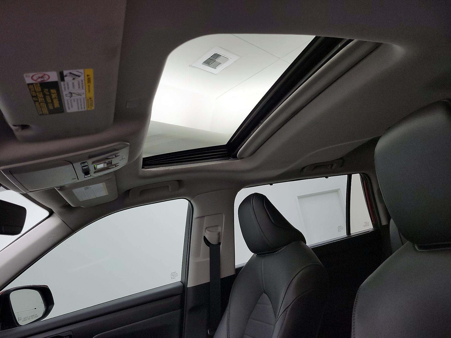 Thumbnail: 2021 Toyota Highlander - 20