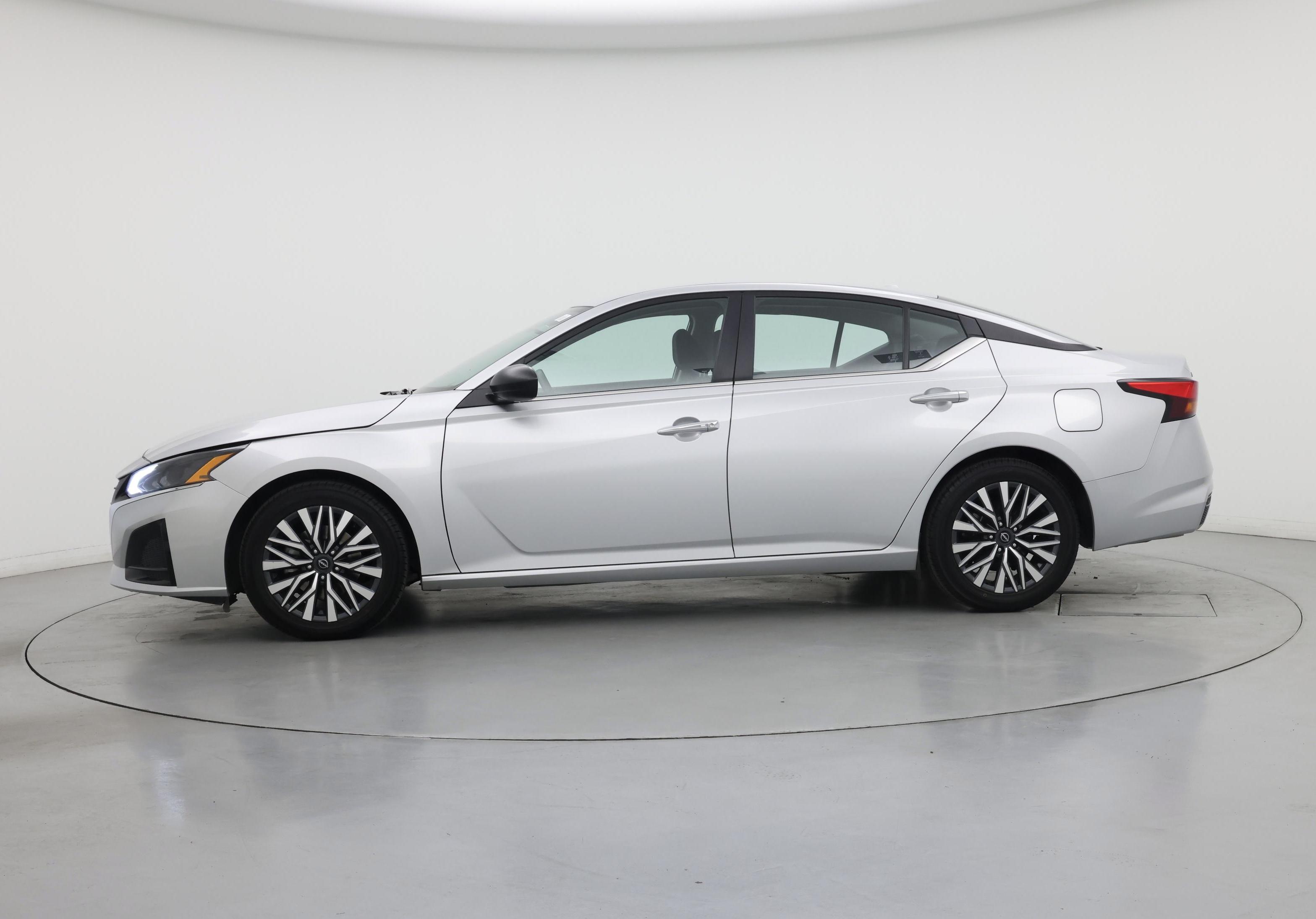 Thumbnail: 2024 Nissan Altima - 3