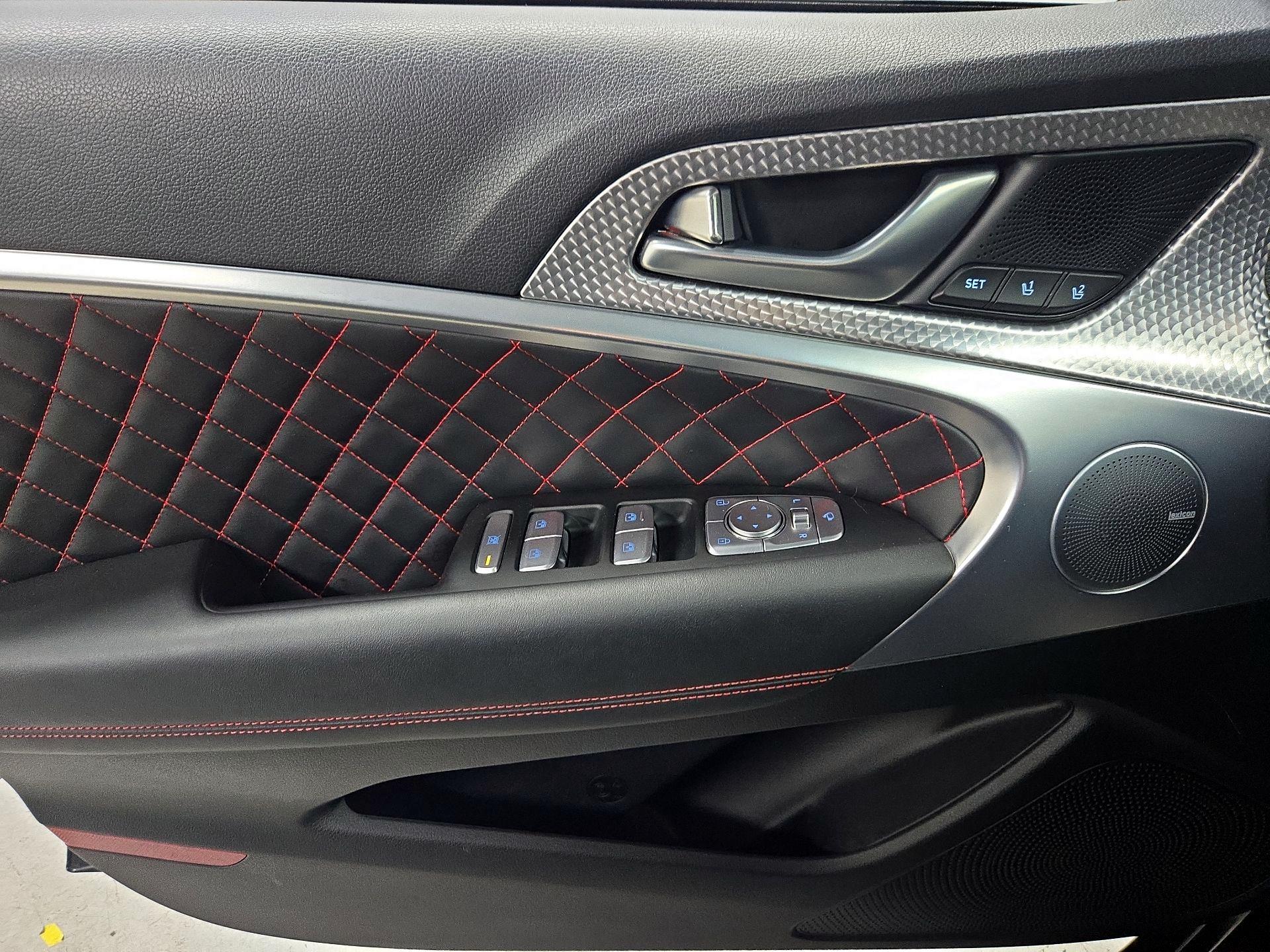 Thumbnail: 2022 Genesis G70 - 12