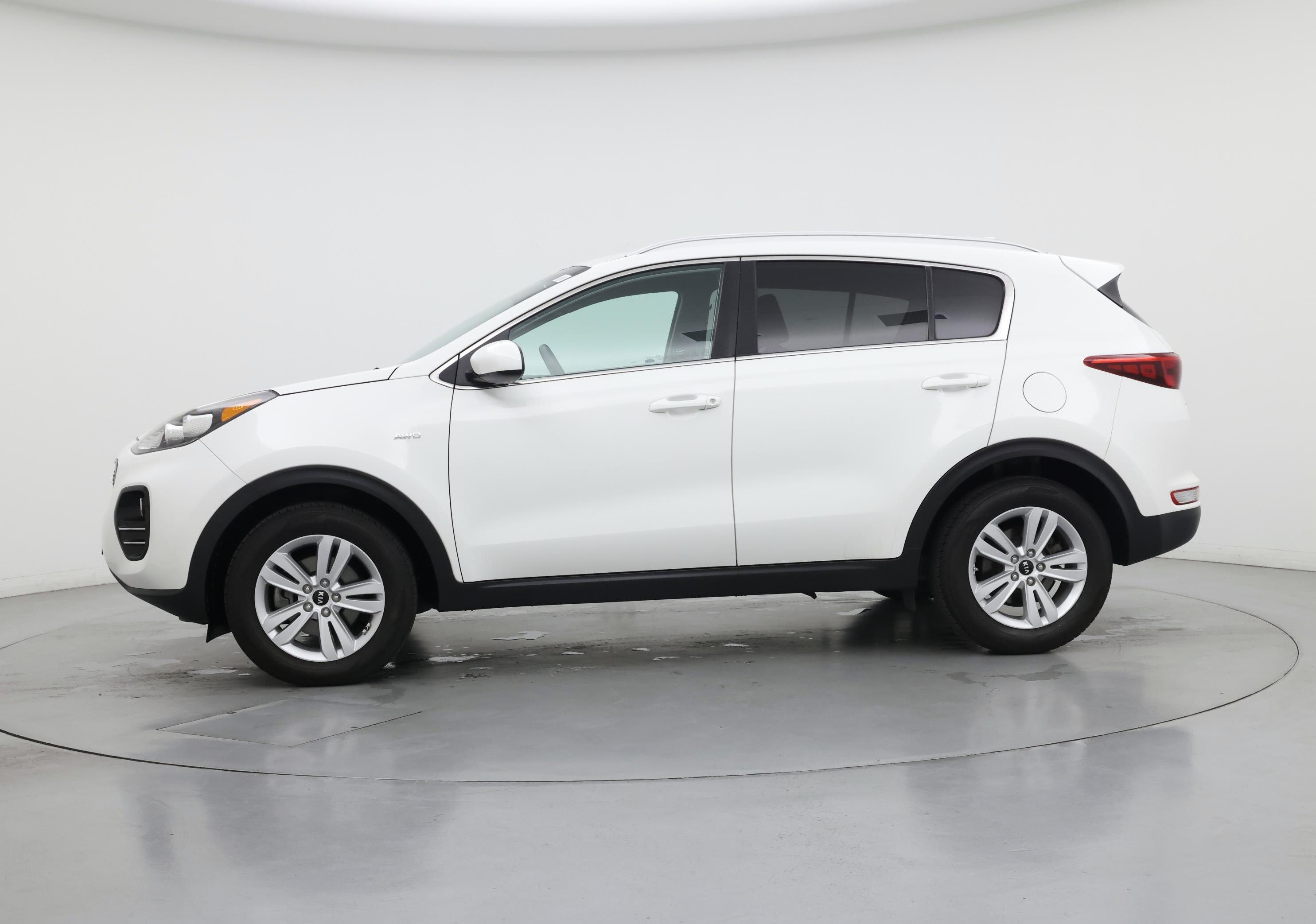 Thumbnail: 2018 Kia Sportage - 3