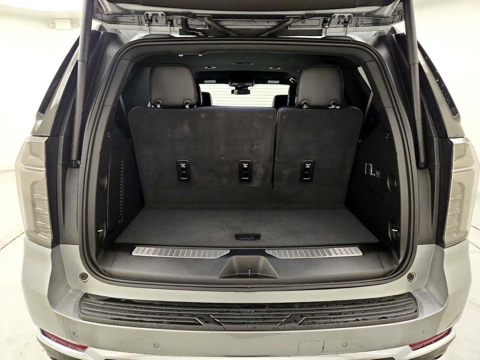 2025 Chevrolet Tahoe Premier - Photo 23