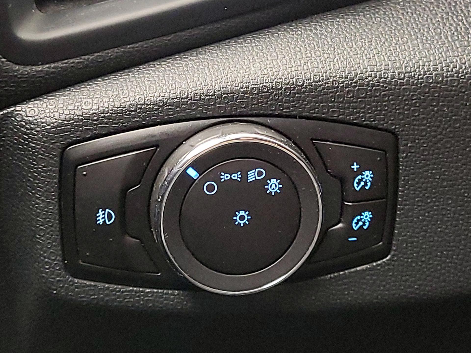 Thumbnail: 2018 Ford EcoSport - 13
