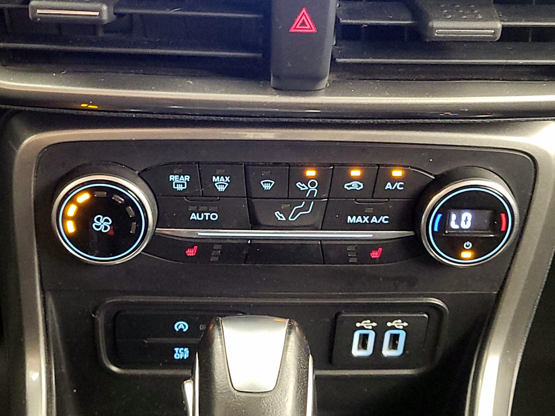 Thumbnail: 2018 Ford EcoSport - 16