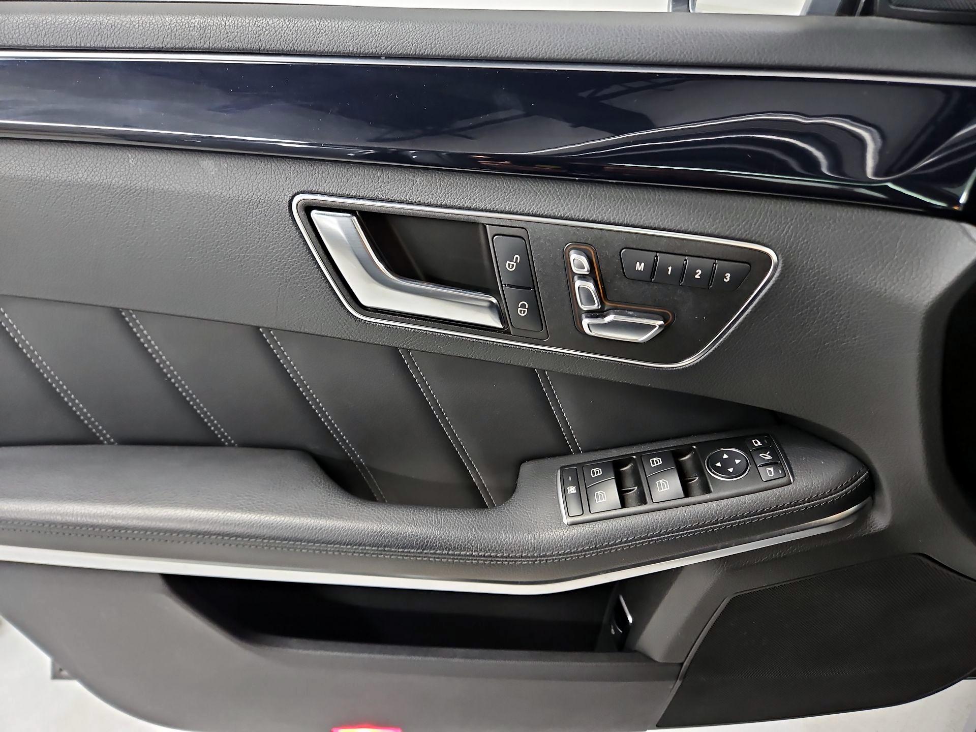 Thumbnail: 2016 Mercedes-Benz E-Class - 12