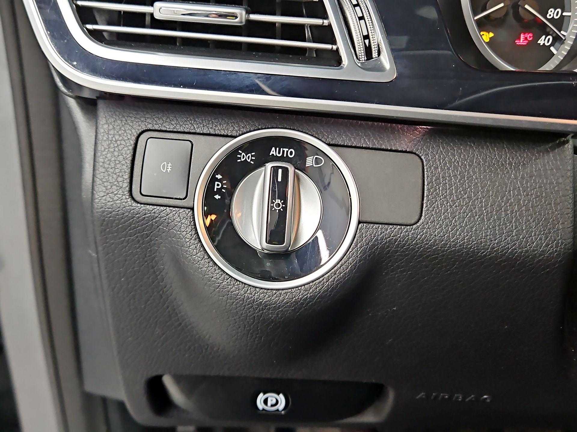 Thumbnail: 2016 Mercedes-Benz E-Class - 13