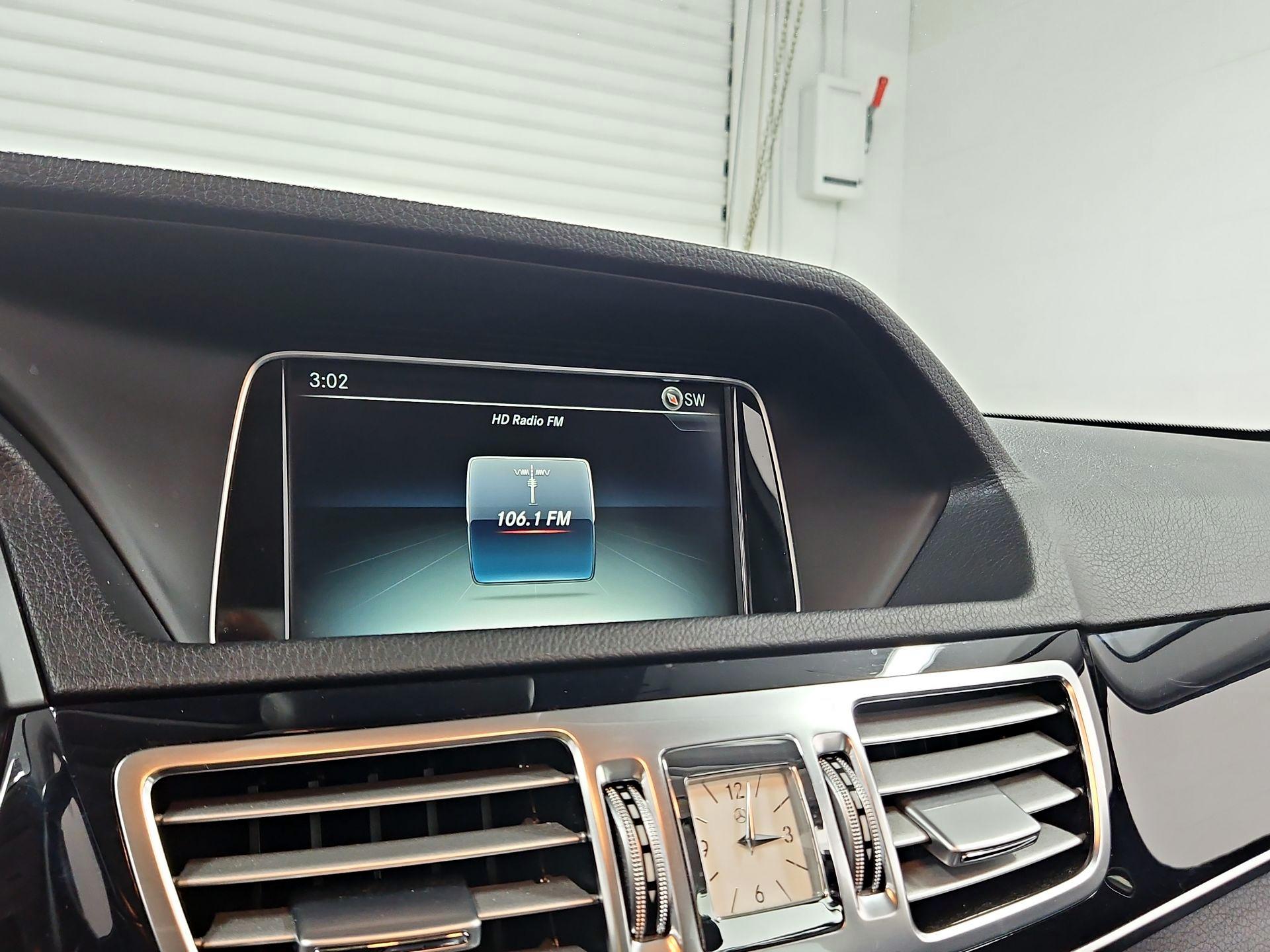 Thumbnail: 2016 Mercedes-Benz E-Class - 16