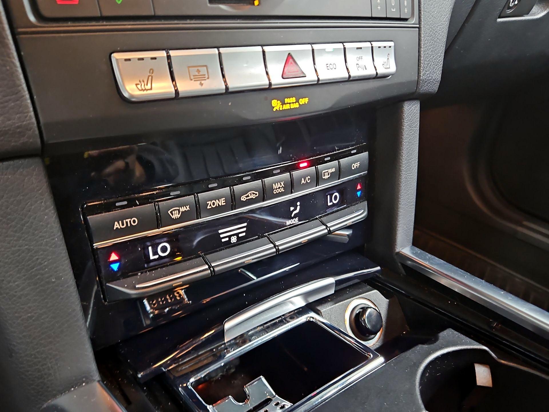 Thumbnail: 2016 Mercedes-Benz E-Class - 17