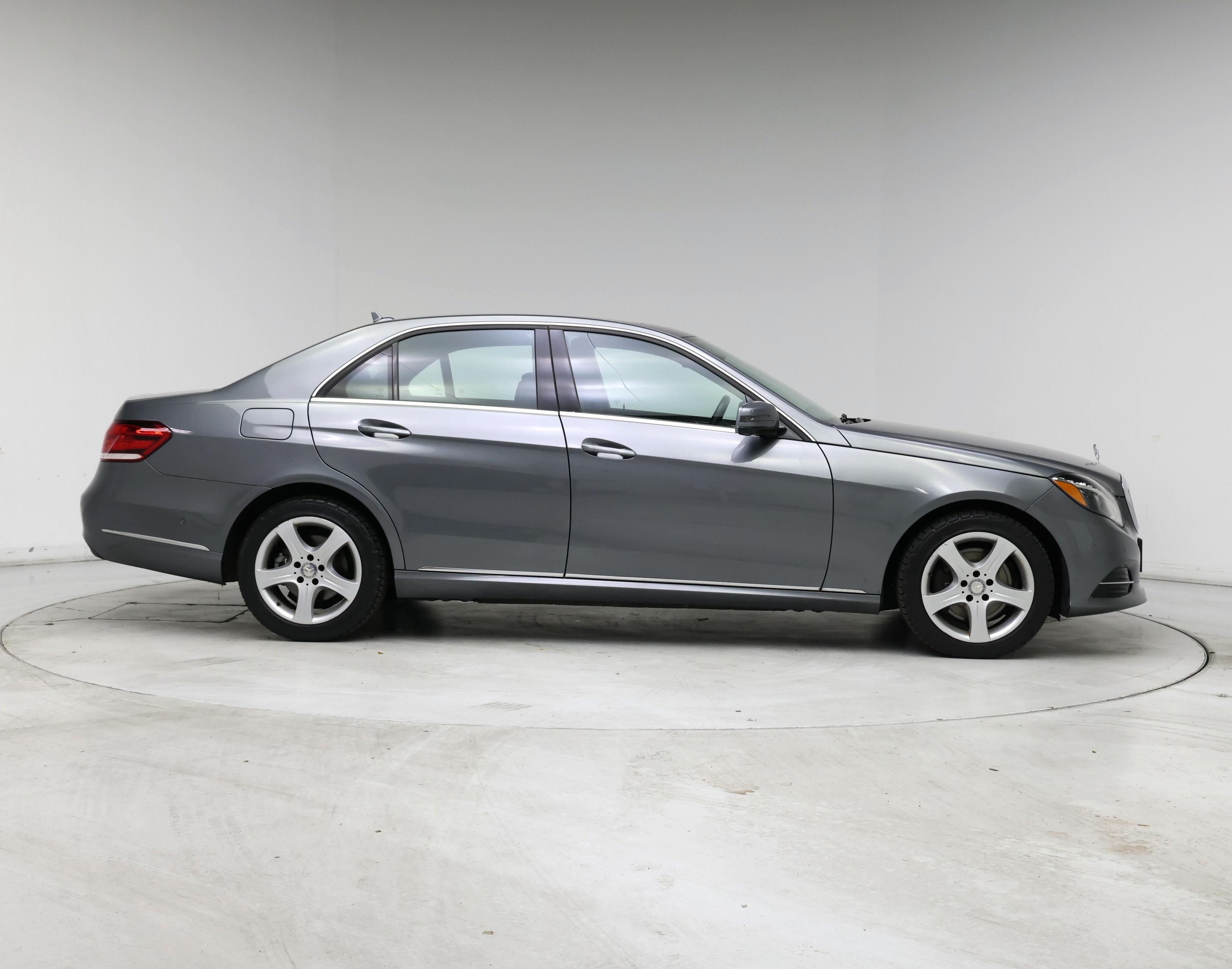 Thumbnail: 2016 Mercedes-Benz E-Class - 7
