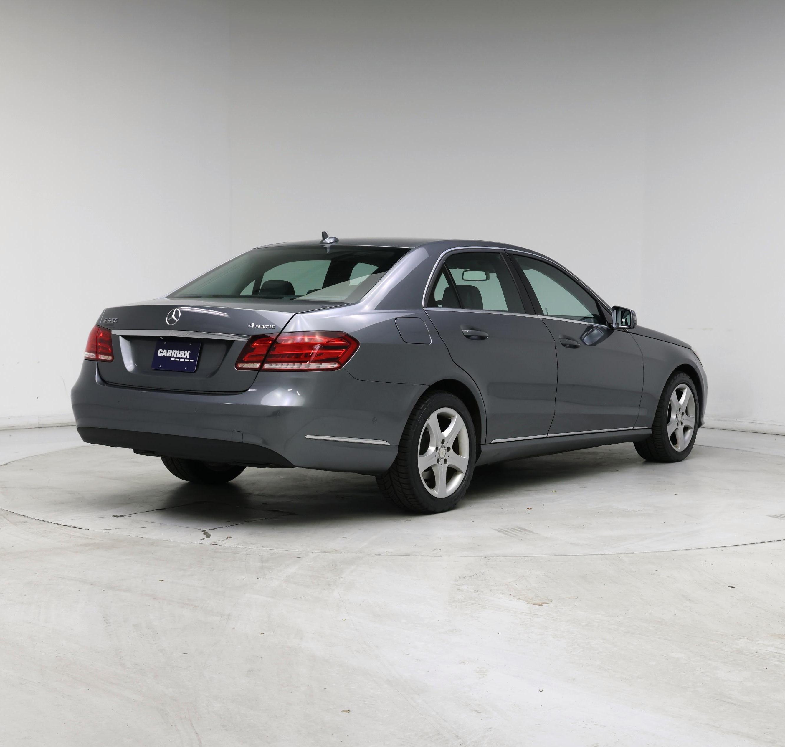Thumbnail: 2016 Mercedes-Benz E-Class - 8