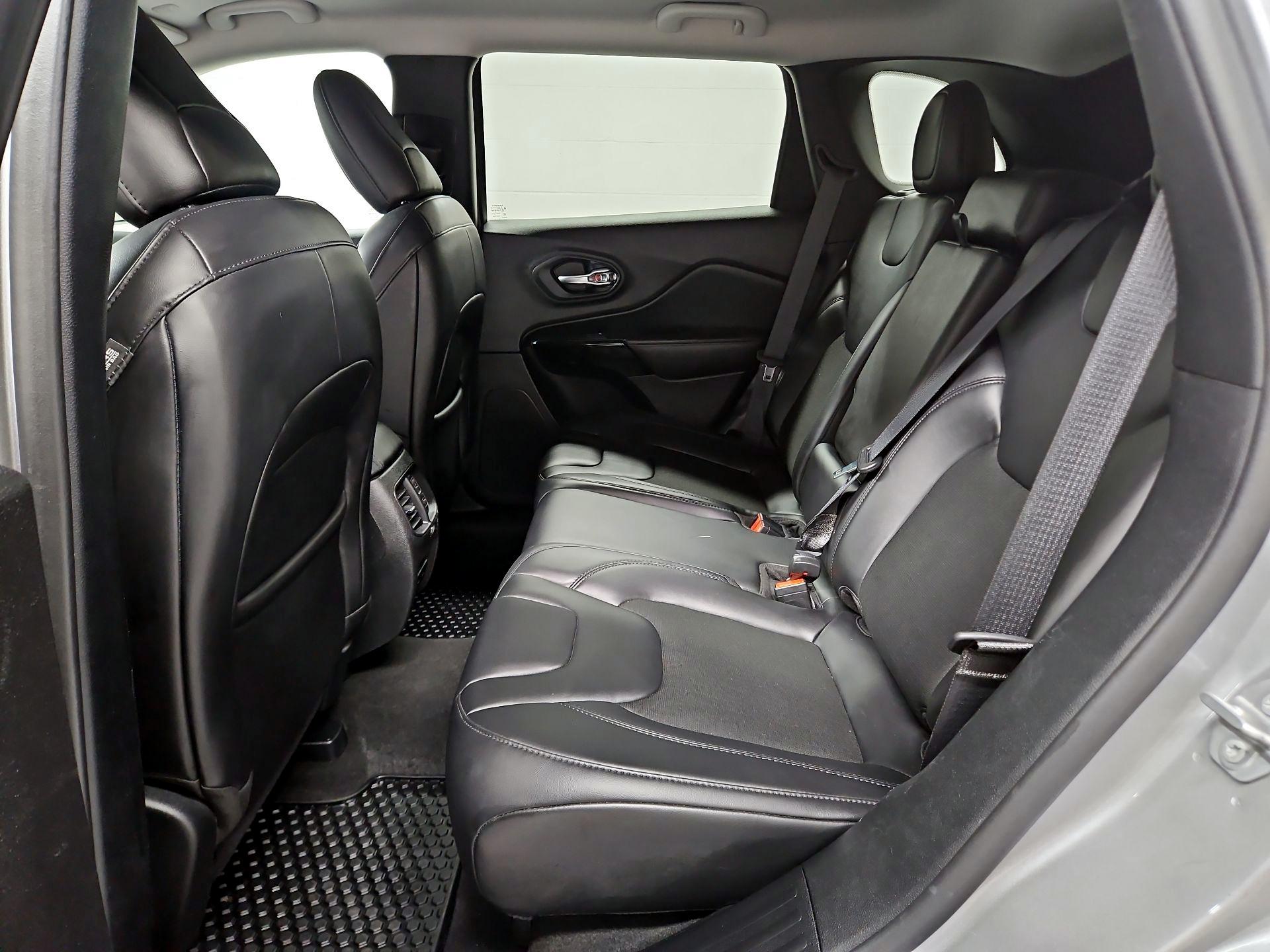 Thumbnail: 2020 Jeep Cherokee - 19