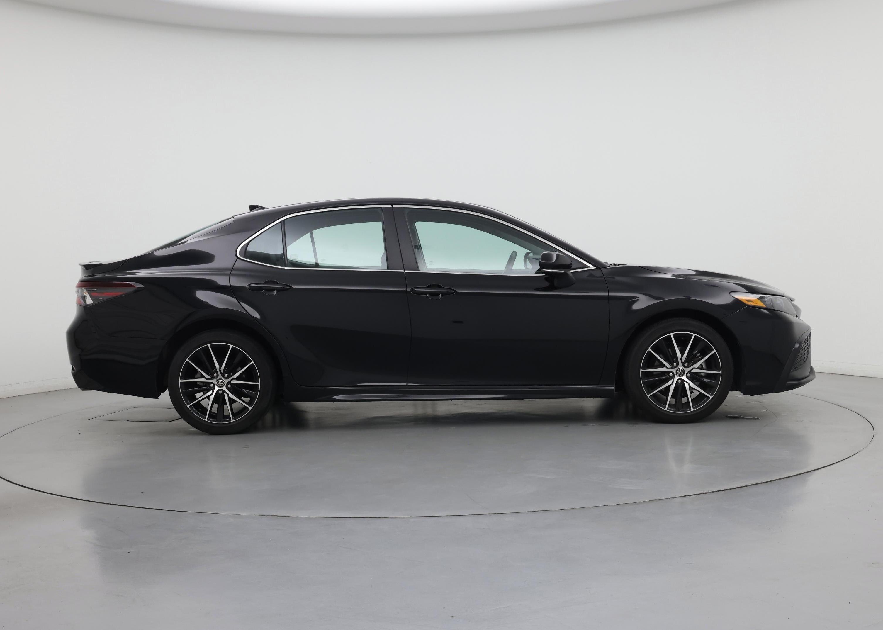 Thumbnail: 2023 Toyota Camry - 7