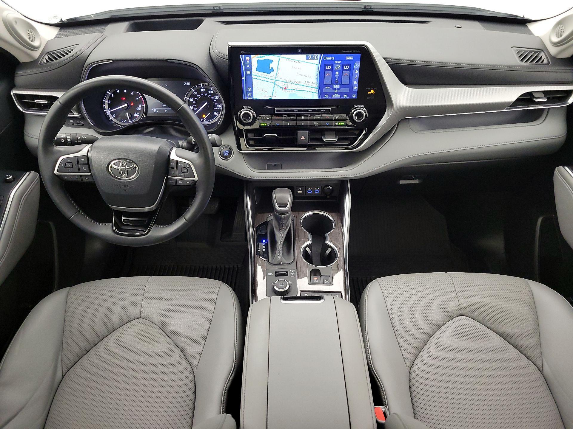 Thumbnail: 2022 Toyota Highlander - 9