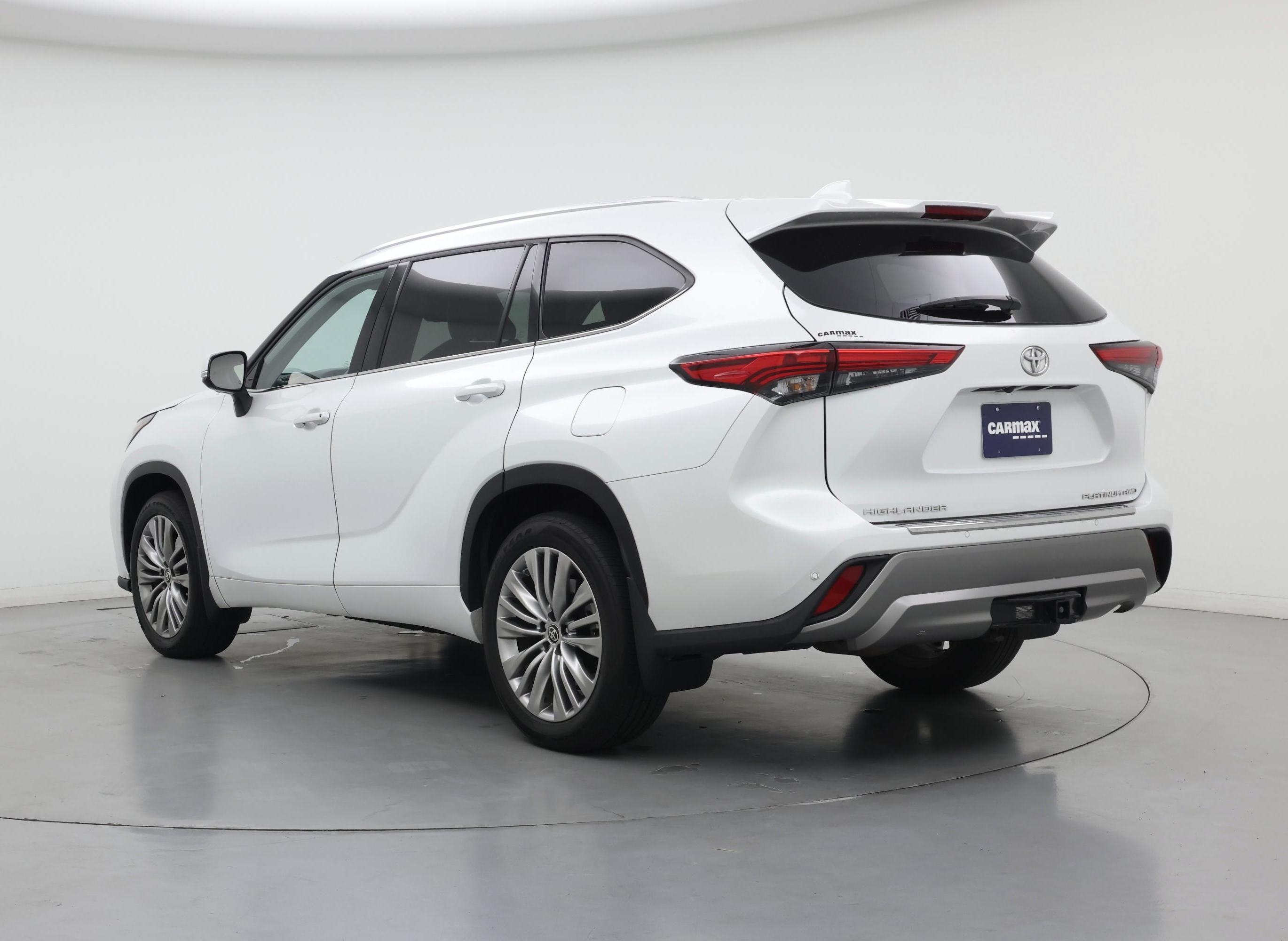 Thumbnail: 2022 Toyota Highlander - 2