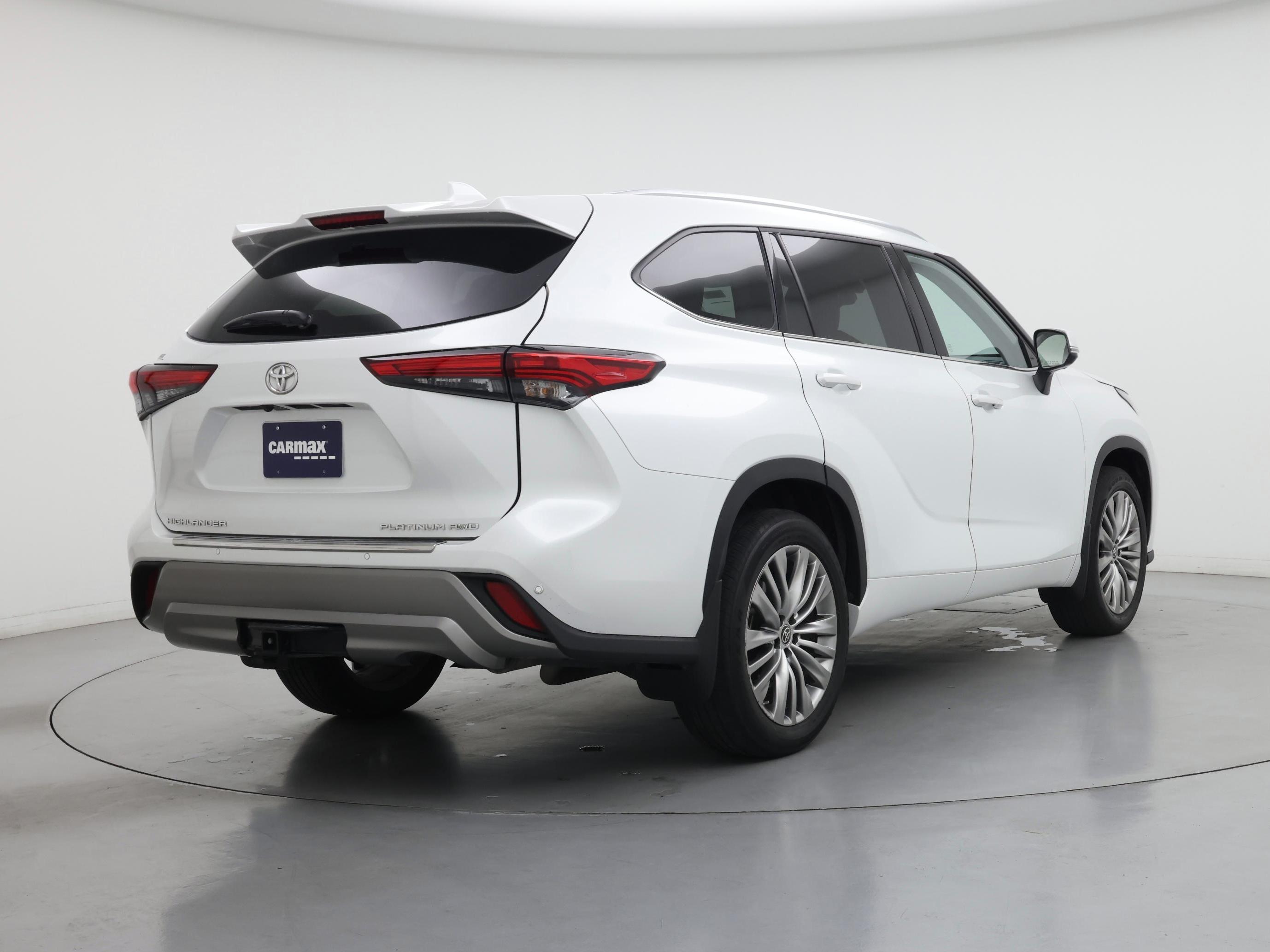 Thumbnail: 2022 Toyota Highlander - 8