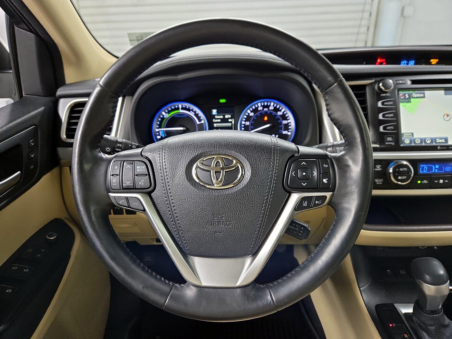 Thumbnail: 2017 Toyota Highlander - 10