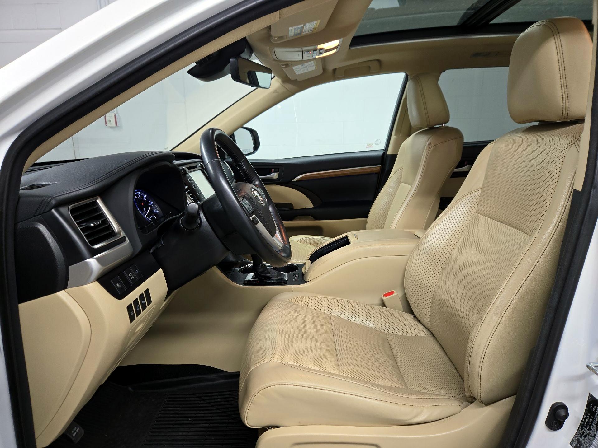 Thumbnail: 2017 Toyota Highlander - 11