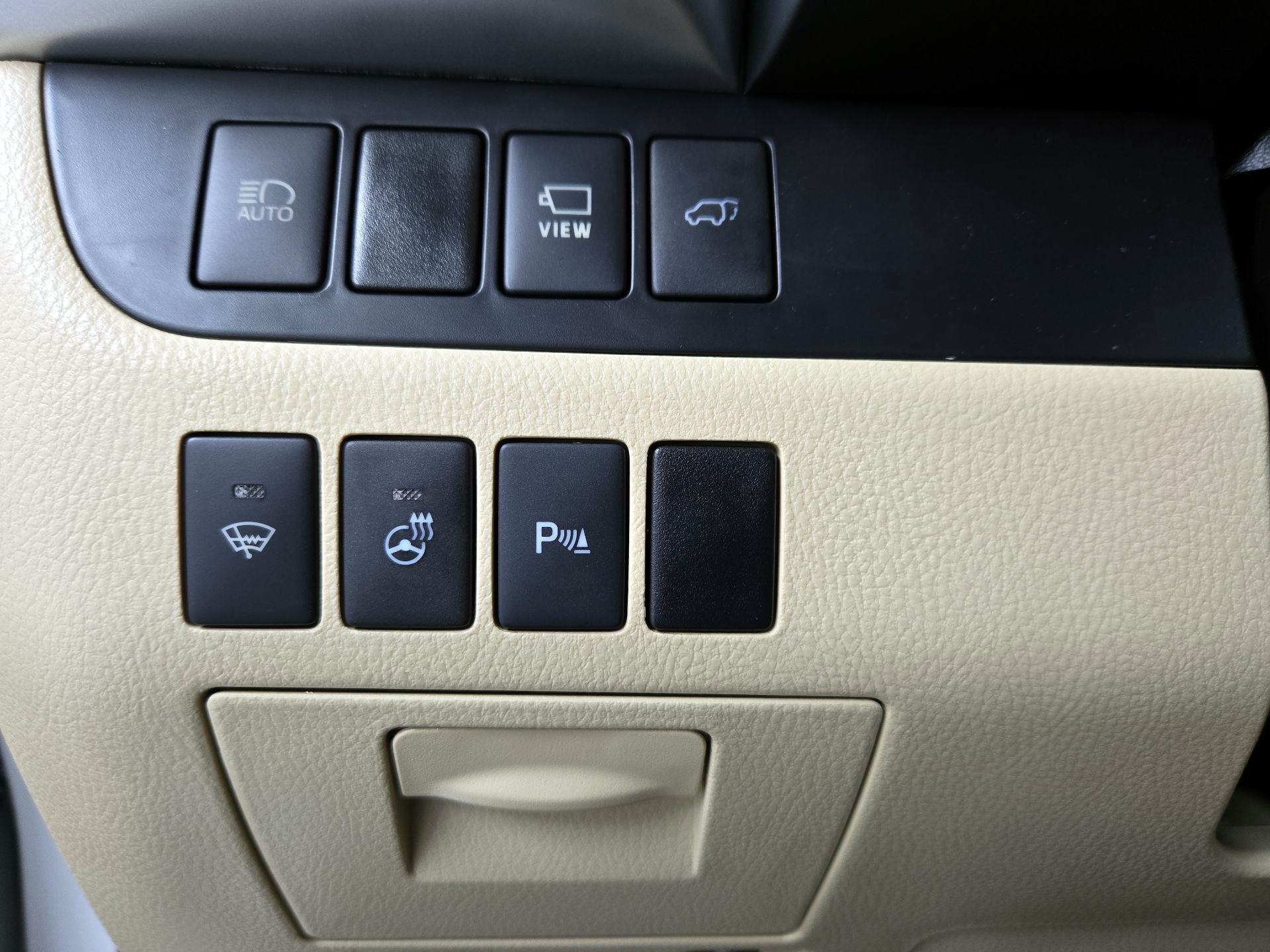 Thumbnail: 2017 Toyota Highlander - 13