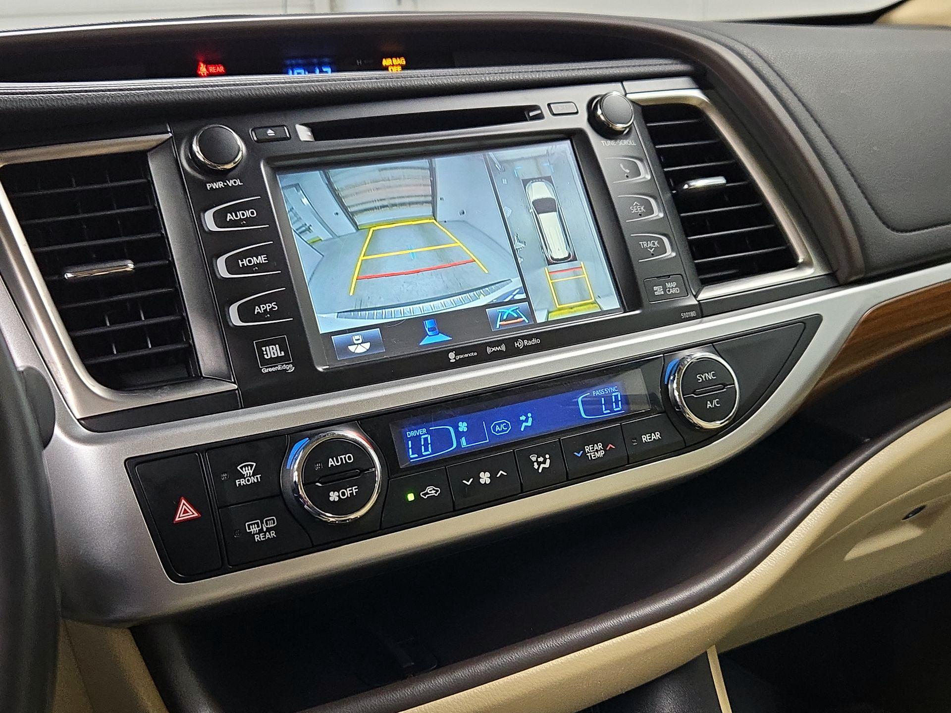 Thumbnail: 2017 Toyota Highlander - 15