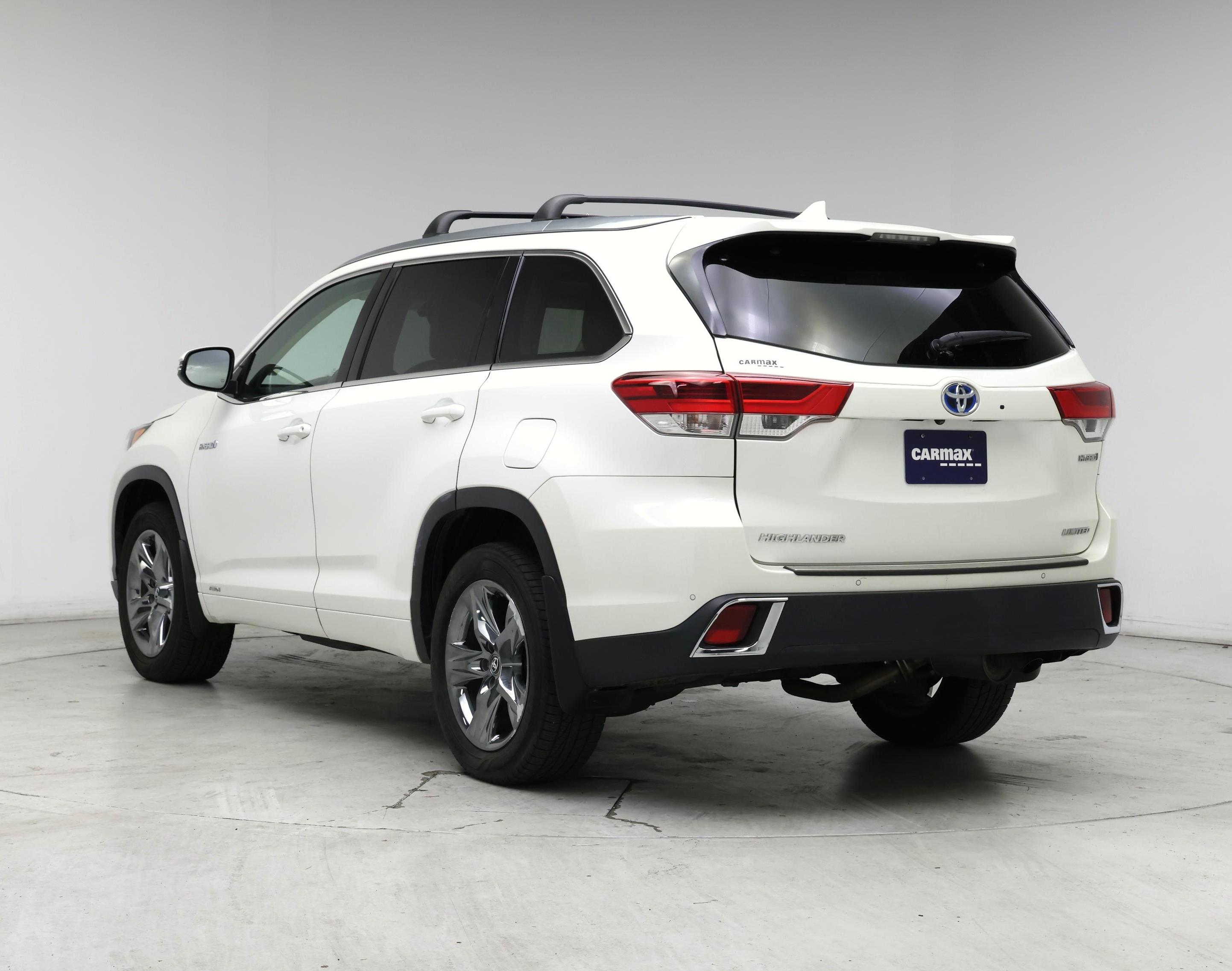 Thumbnail: 2017 Toyota Highlander - 2
