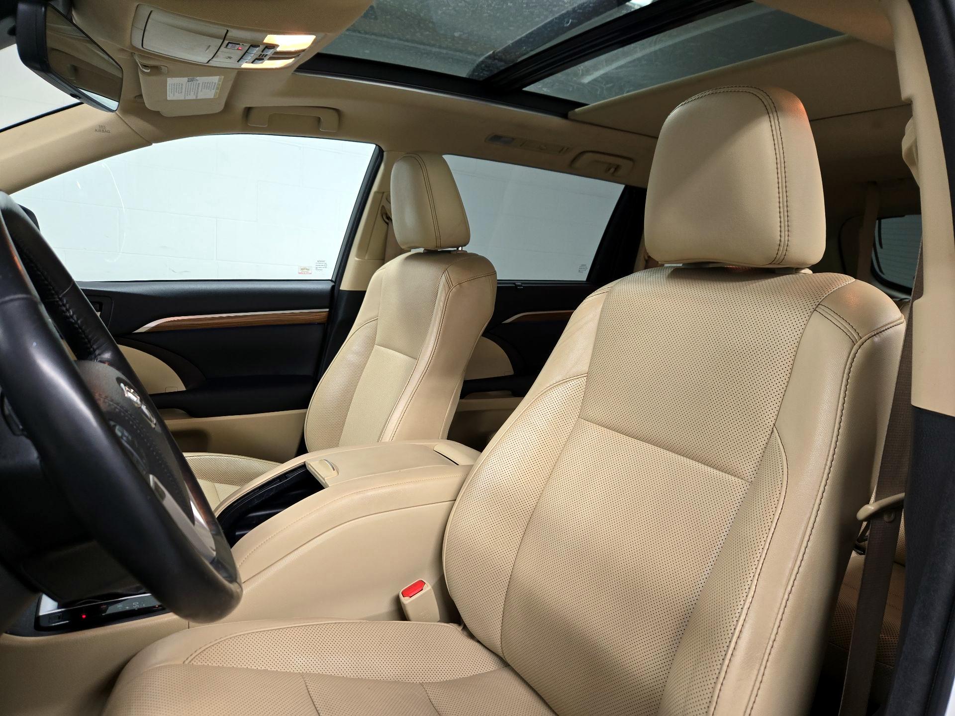 Thumbnail: 2017 Toyota Highlander - 20