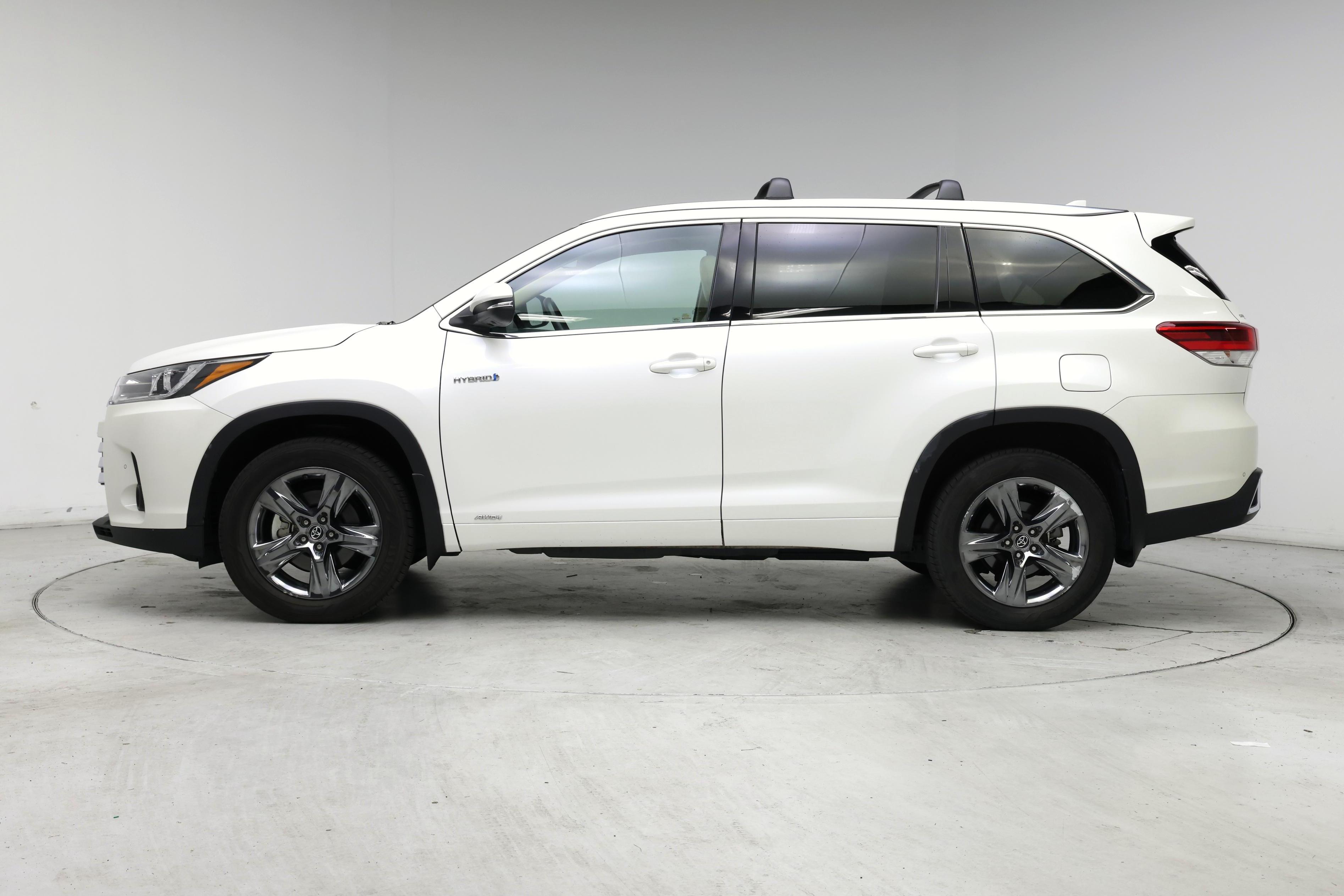 Thumbnail: 2017 Toyota Highlander - 3