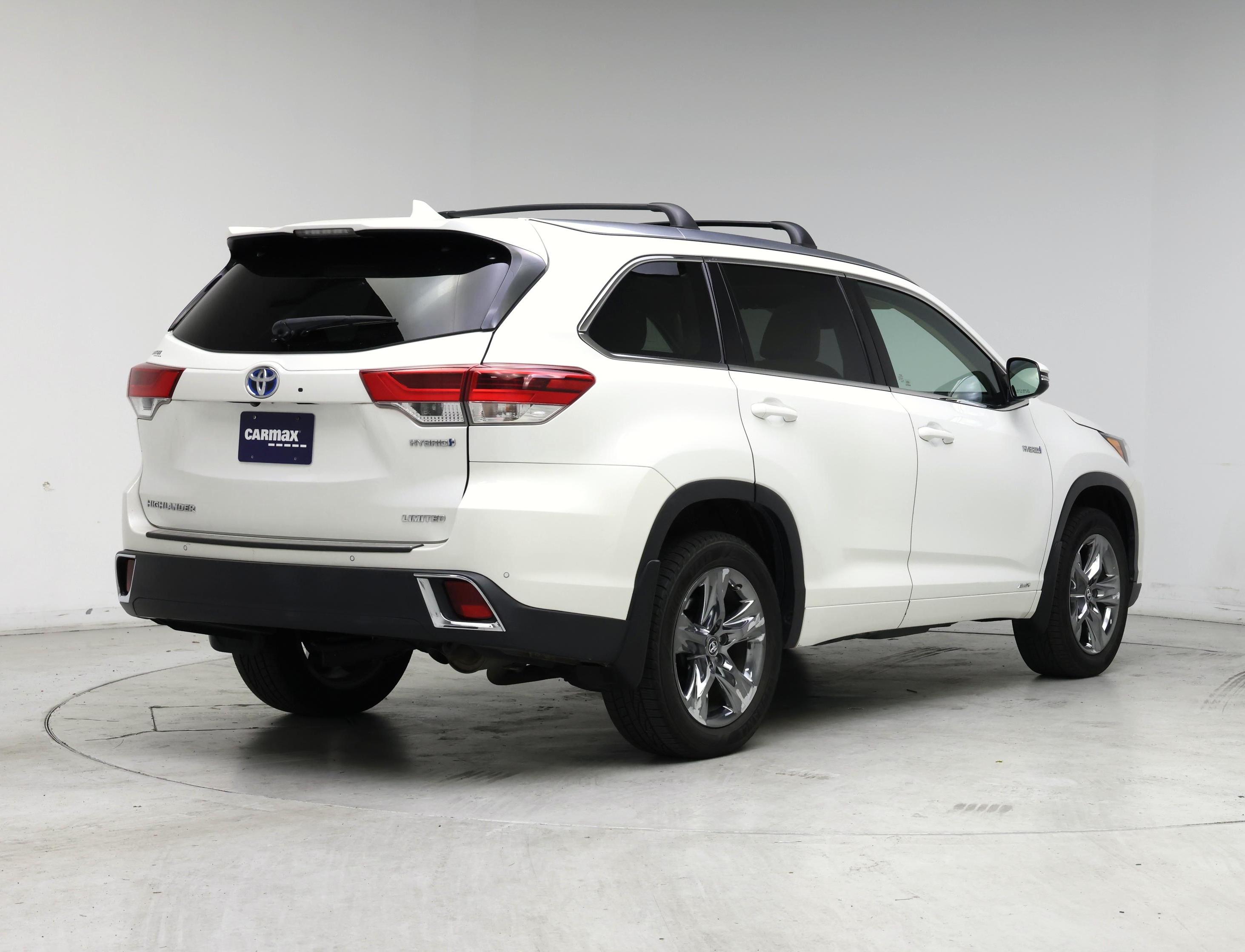 Thumbnail: 2017 Toyota Highlander - 8