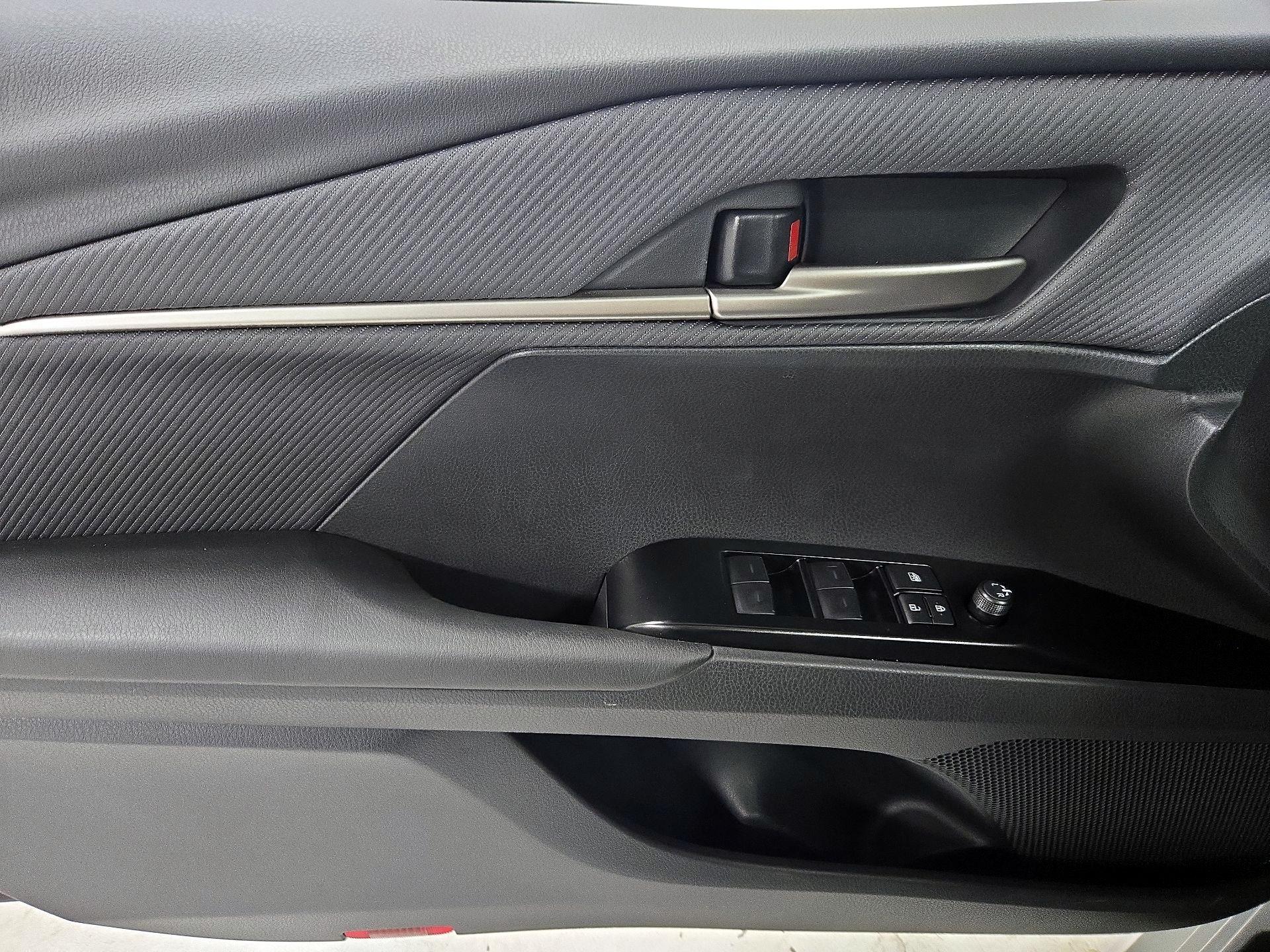 Thumbnail: 2025 Toyota Camry - 12