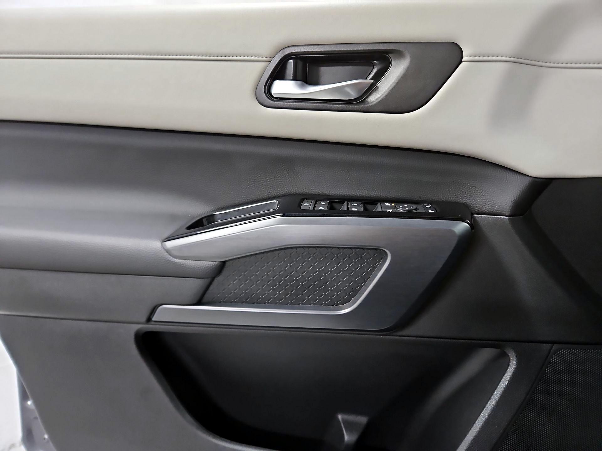 Thumbnail: 2025 Nissan Pathfinder - 12
