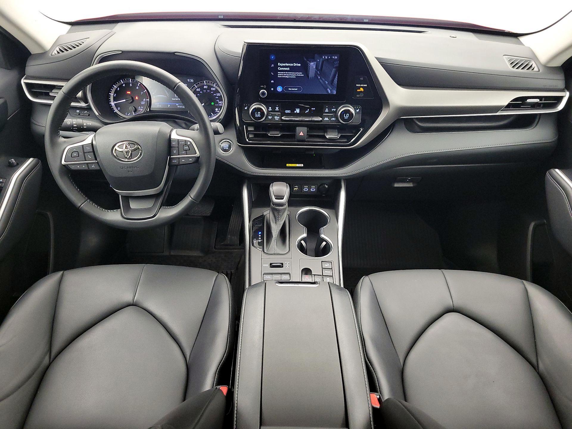 Thumbnail: 2023 Toyota Highlander - 9