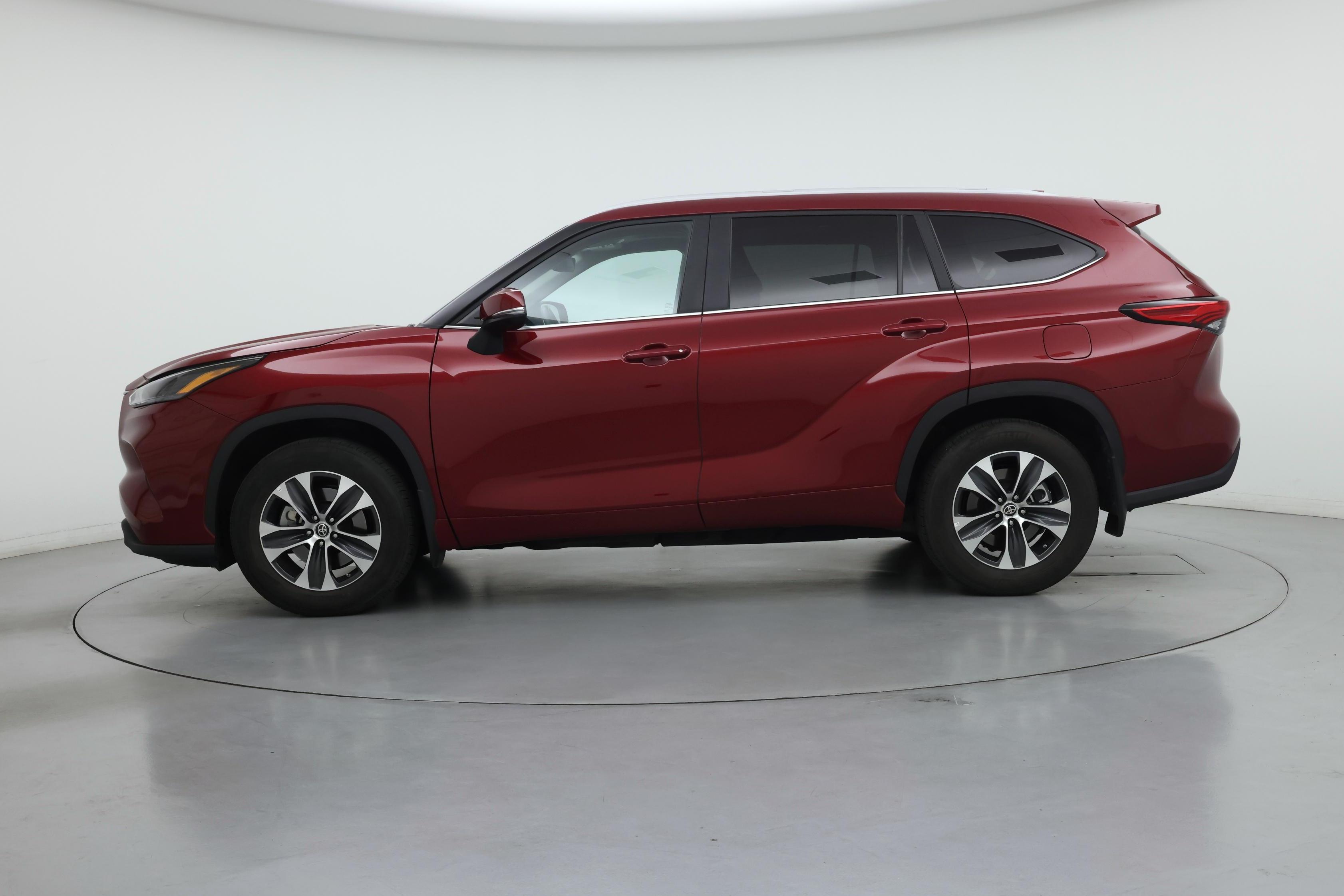 Thumbnail: 2023 Toyota Highlander - 3