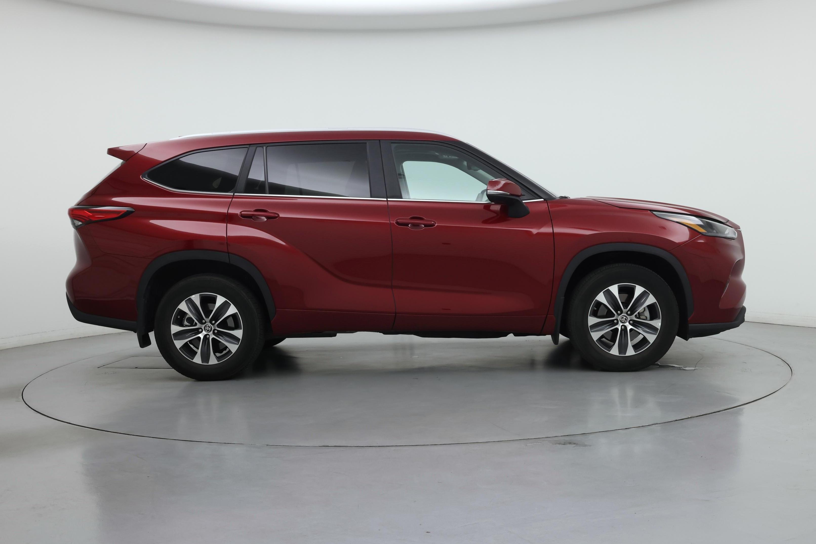 Thumbnail: 2023 Toyota Highlander - 7