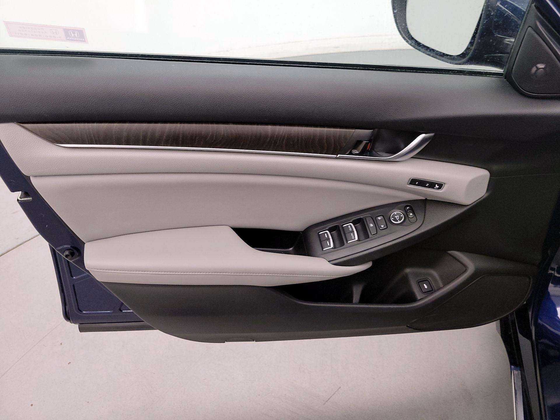 Thumbnail: 2018 Honda Accord - 12