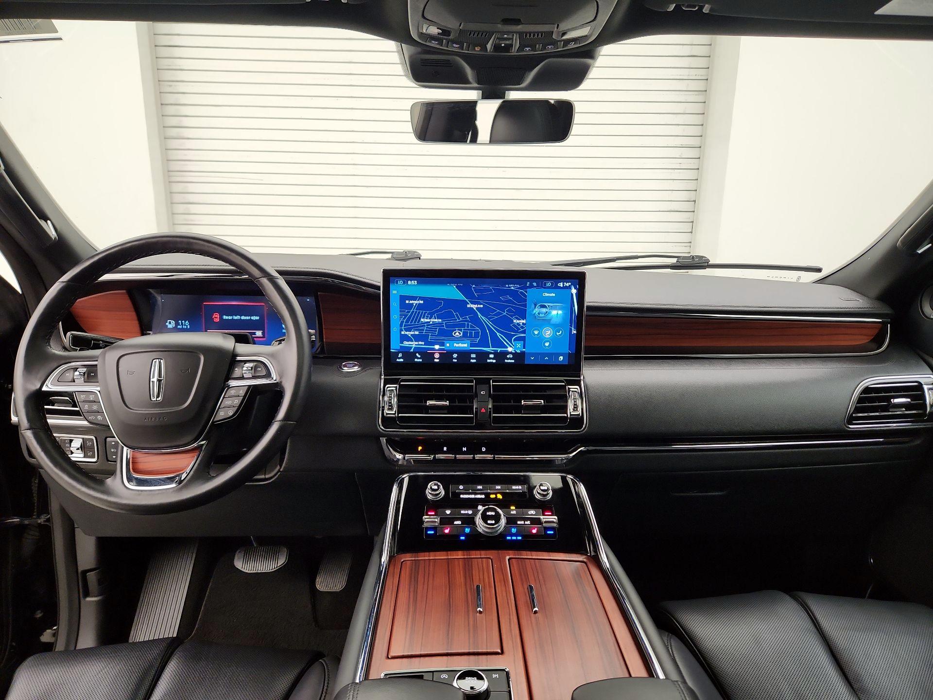 Thumbnail: 2024 Lincoln Navigator - 9