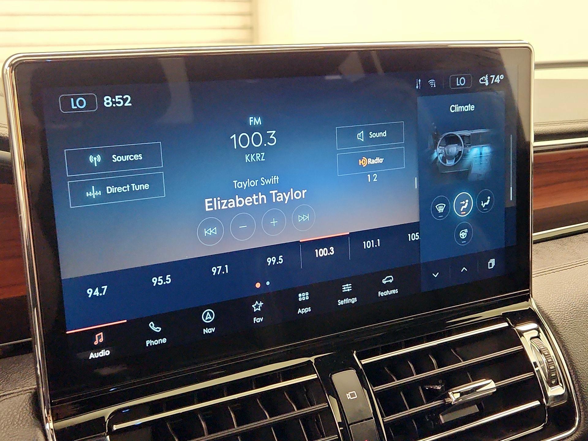 Thumbnail: 2024 Lincoln Navigator - 16