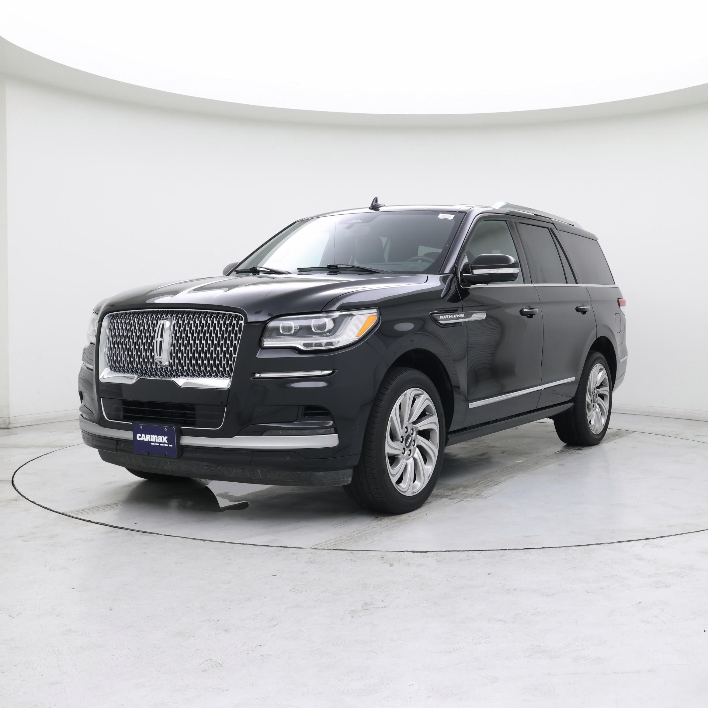 Thumbnail: 2024 Lincoln Navigator - 4