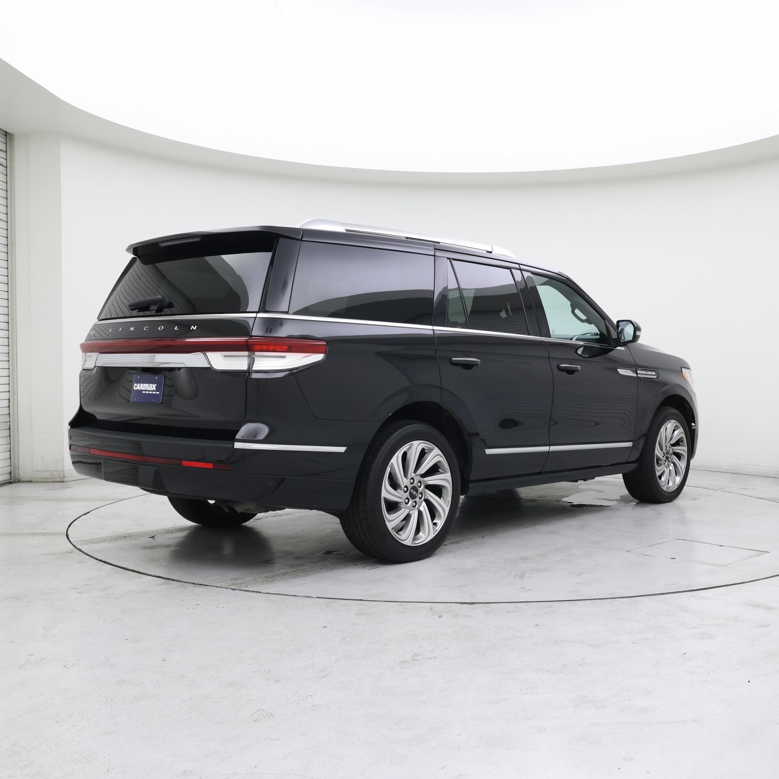 Thumbnail: 2024 Lincoln Navigator - 8