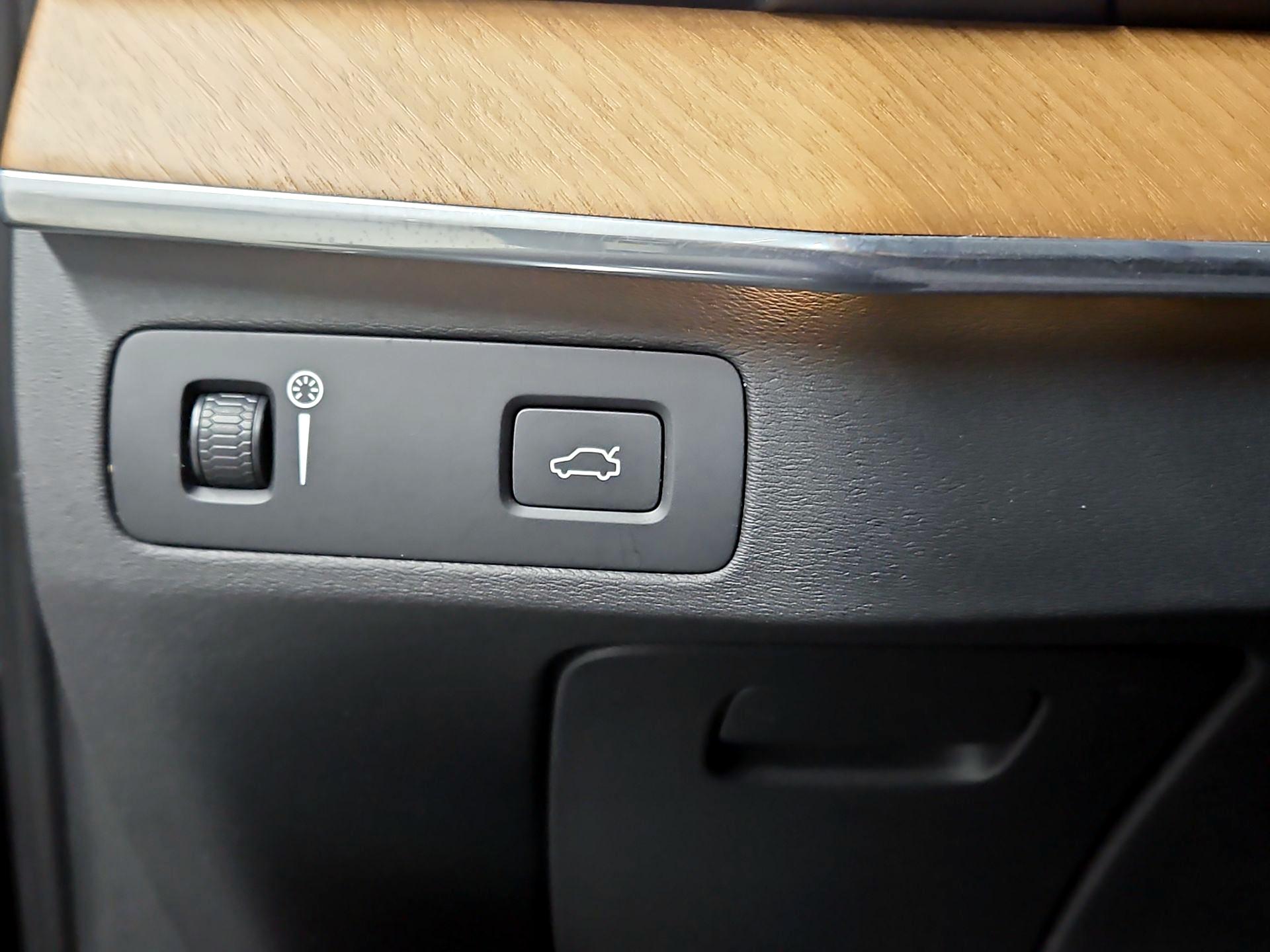 Thumbnail: 2019 Volvo XC90 - 13