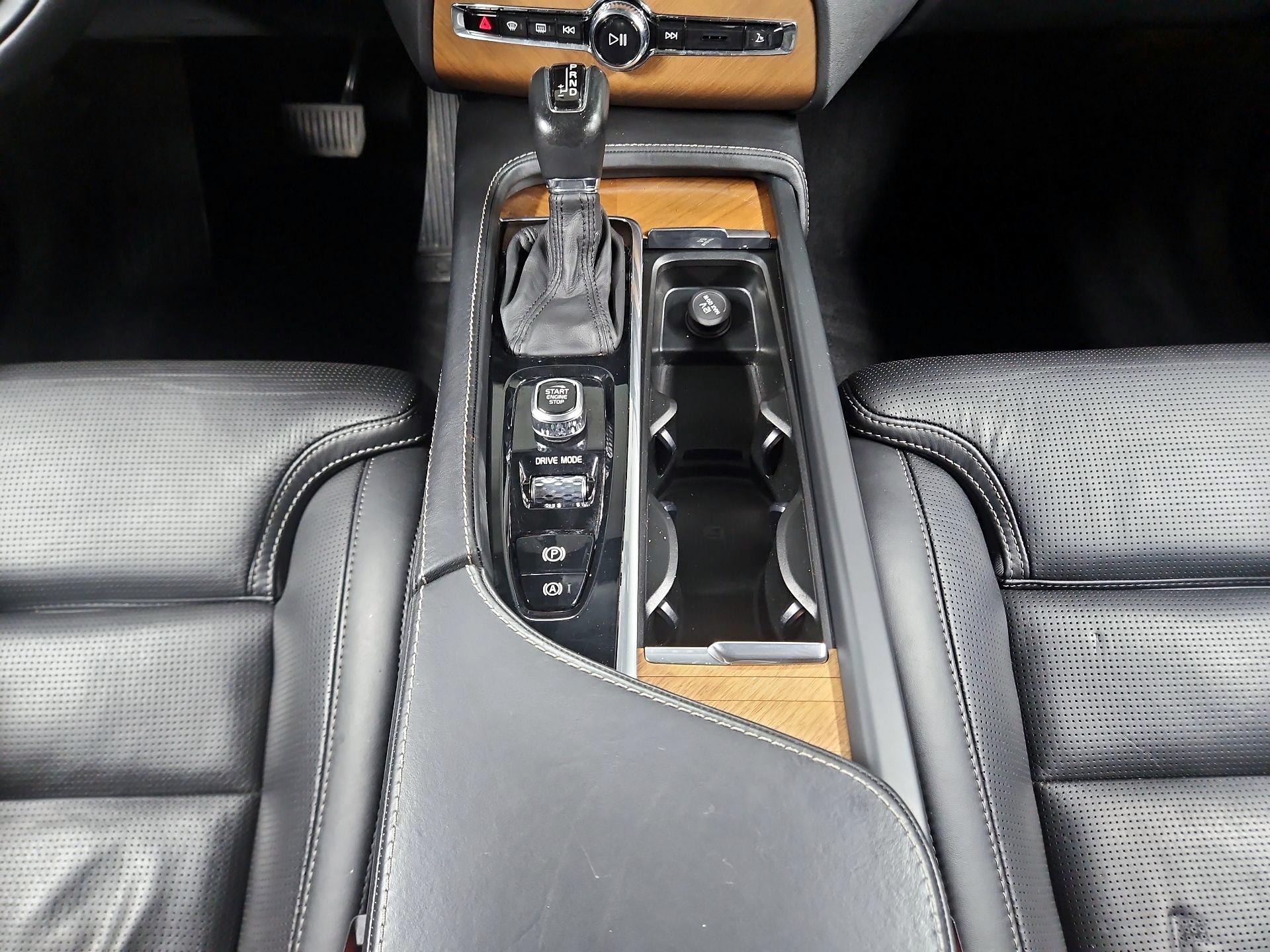 Thumbnail: 2019 Volvo XC90 - 17