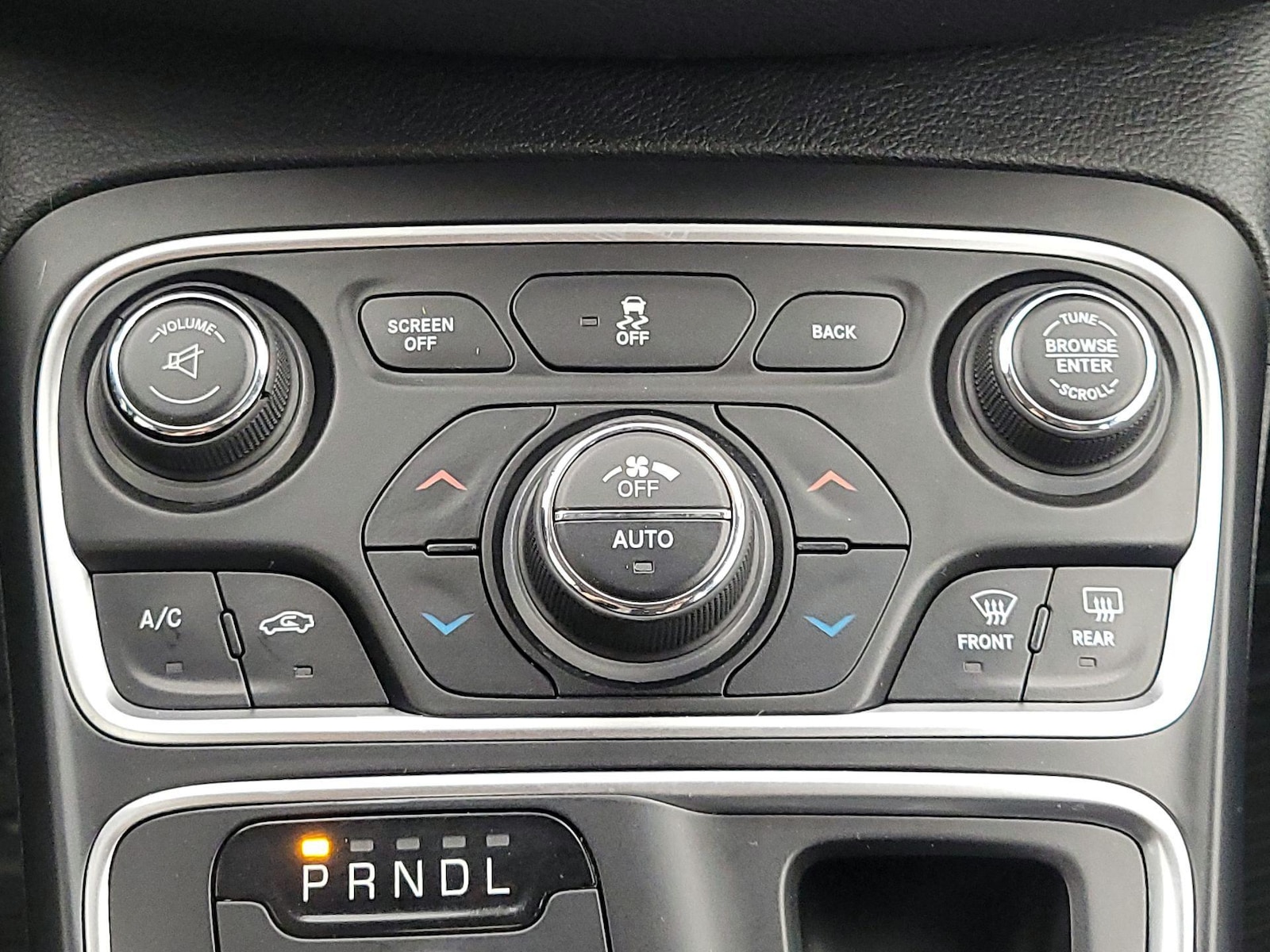 2015 Chrysler 200 Limited - Photo 18