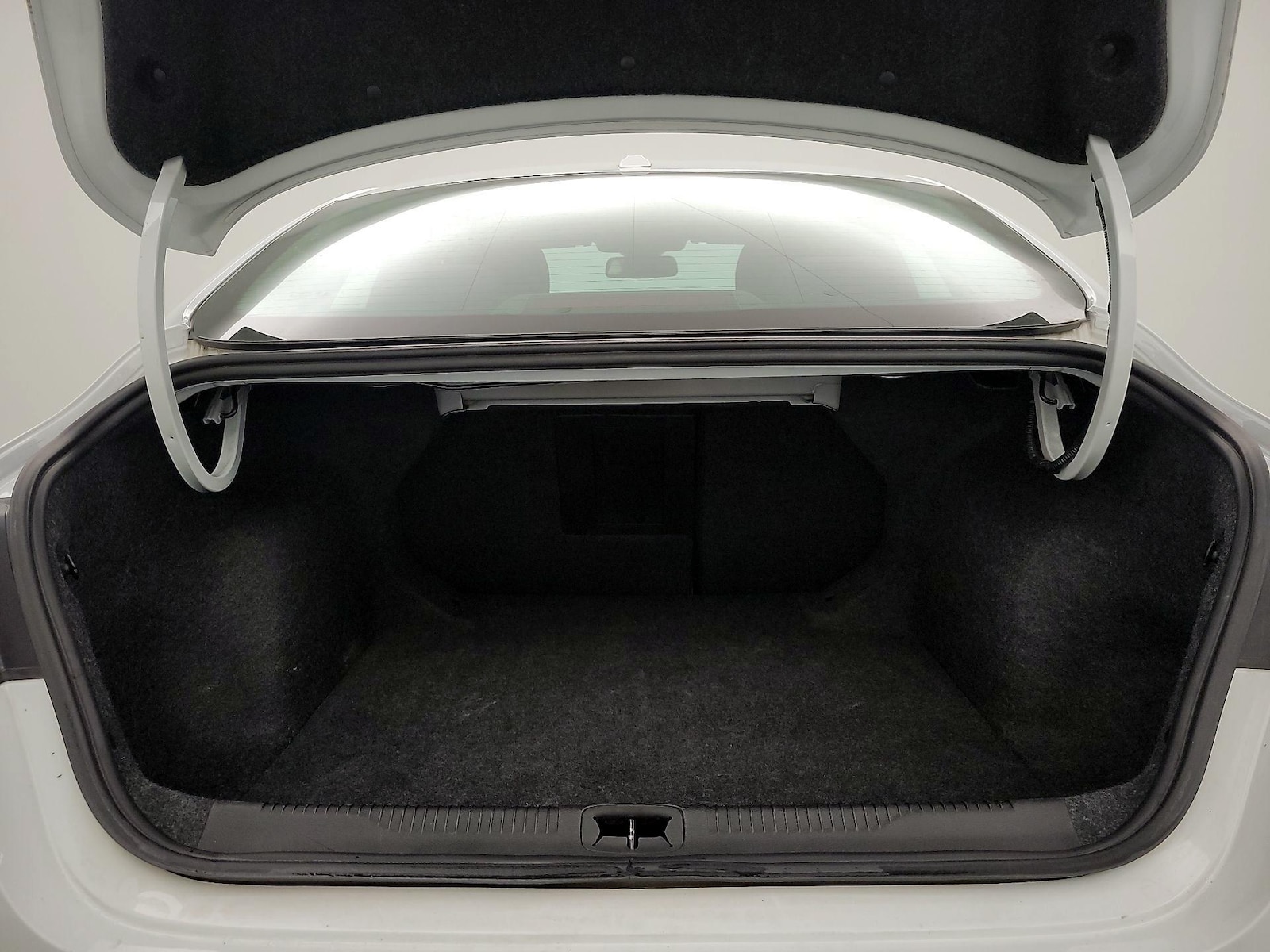 2015 Chrysler 200 Limited - Photo 22