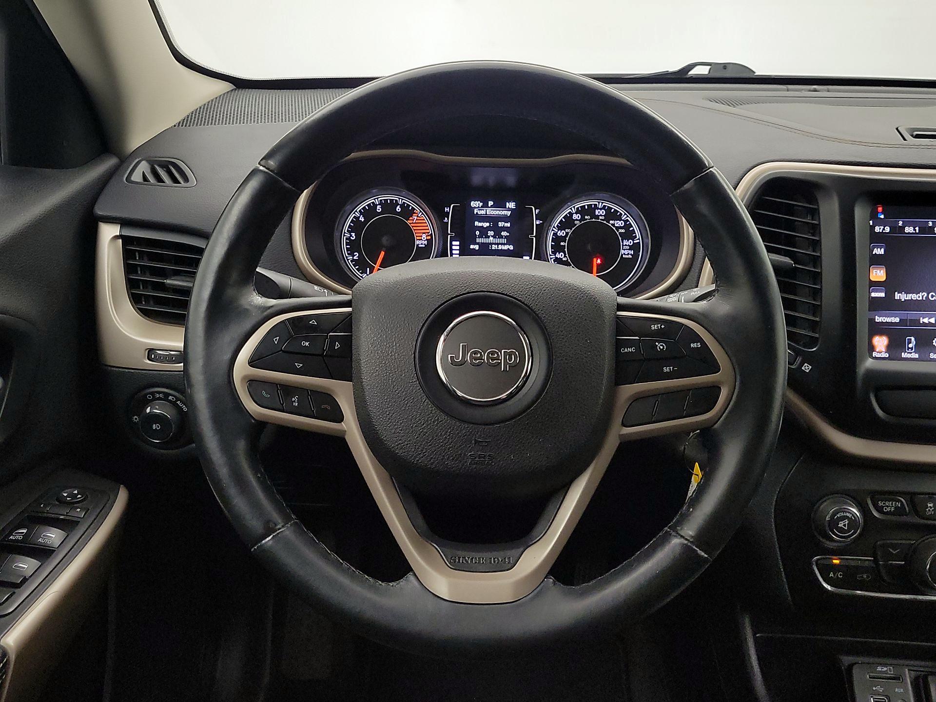 Thumbnail: 2017 Jeep Cherokee - 10