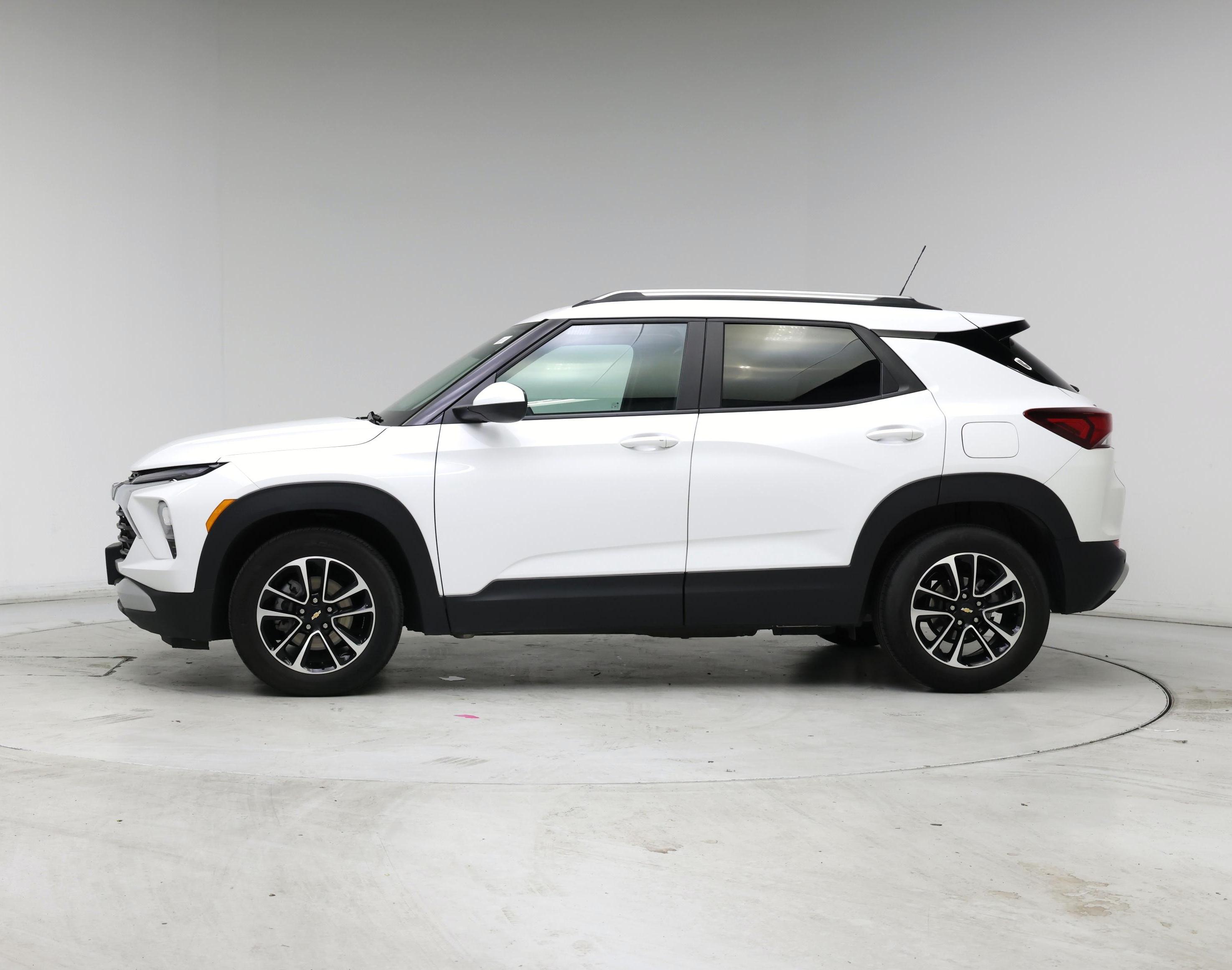 Thumbnail: 2025 Chevrolet TrailBlazer - 3