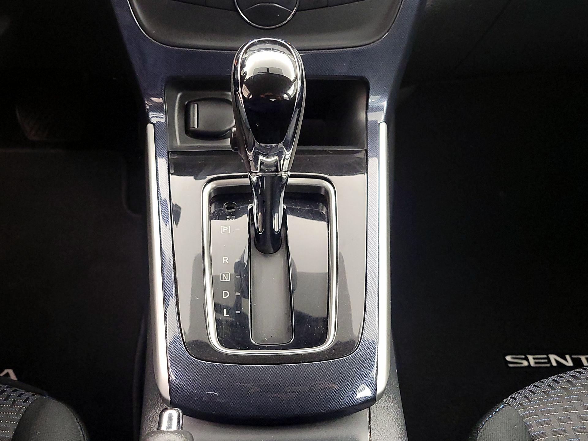 Thumbnail: 2019 Nissan Sentra - 17
